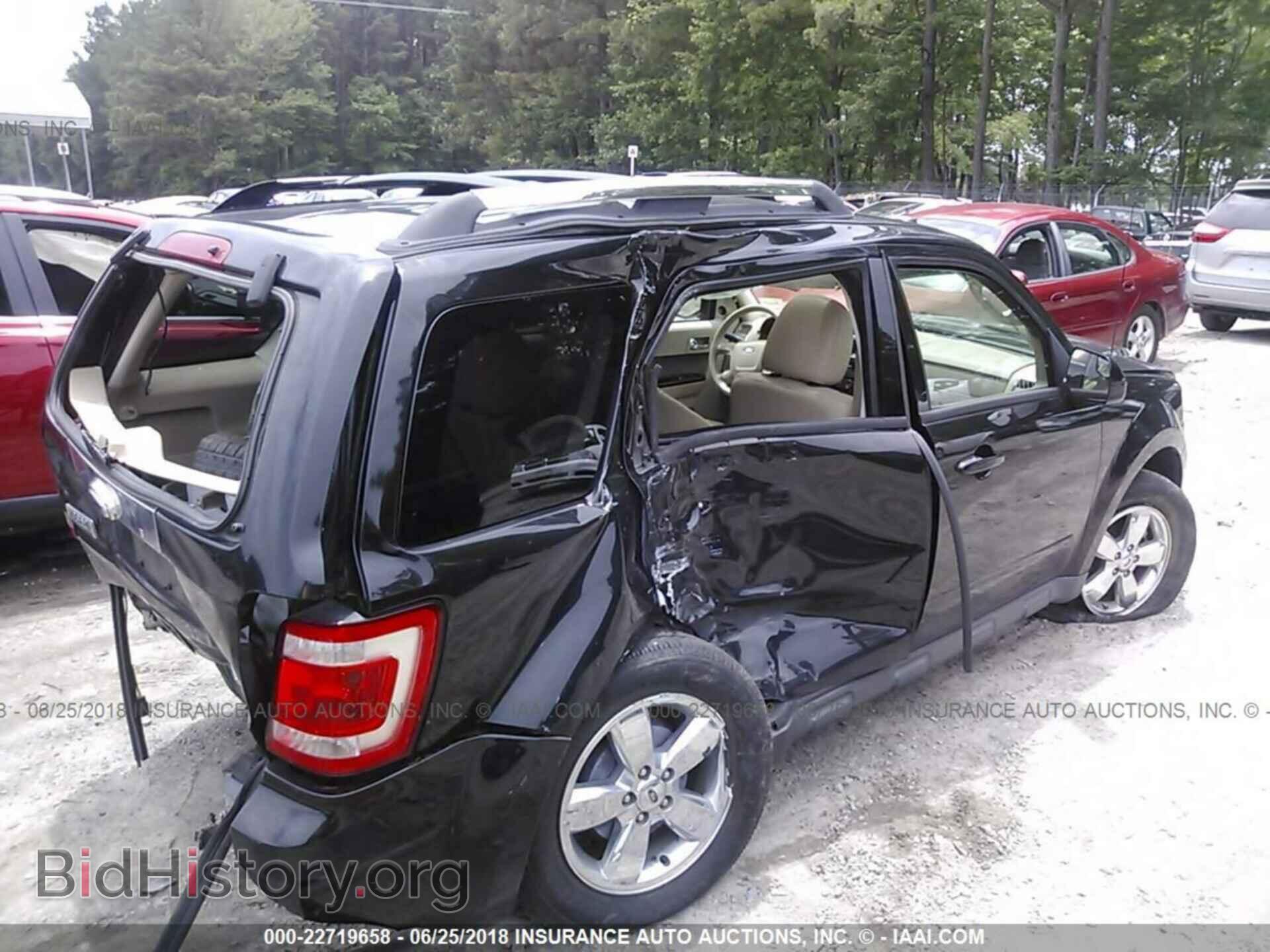 2011 Ford Escape - VIN: 1FMCU0EG8BKA47884 - Photo 4