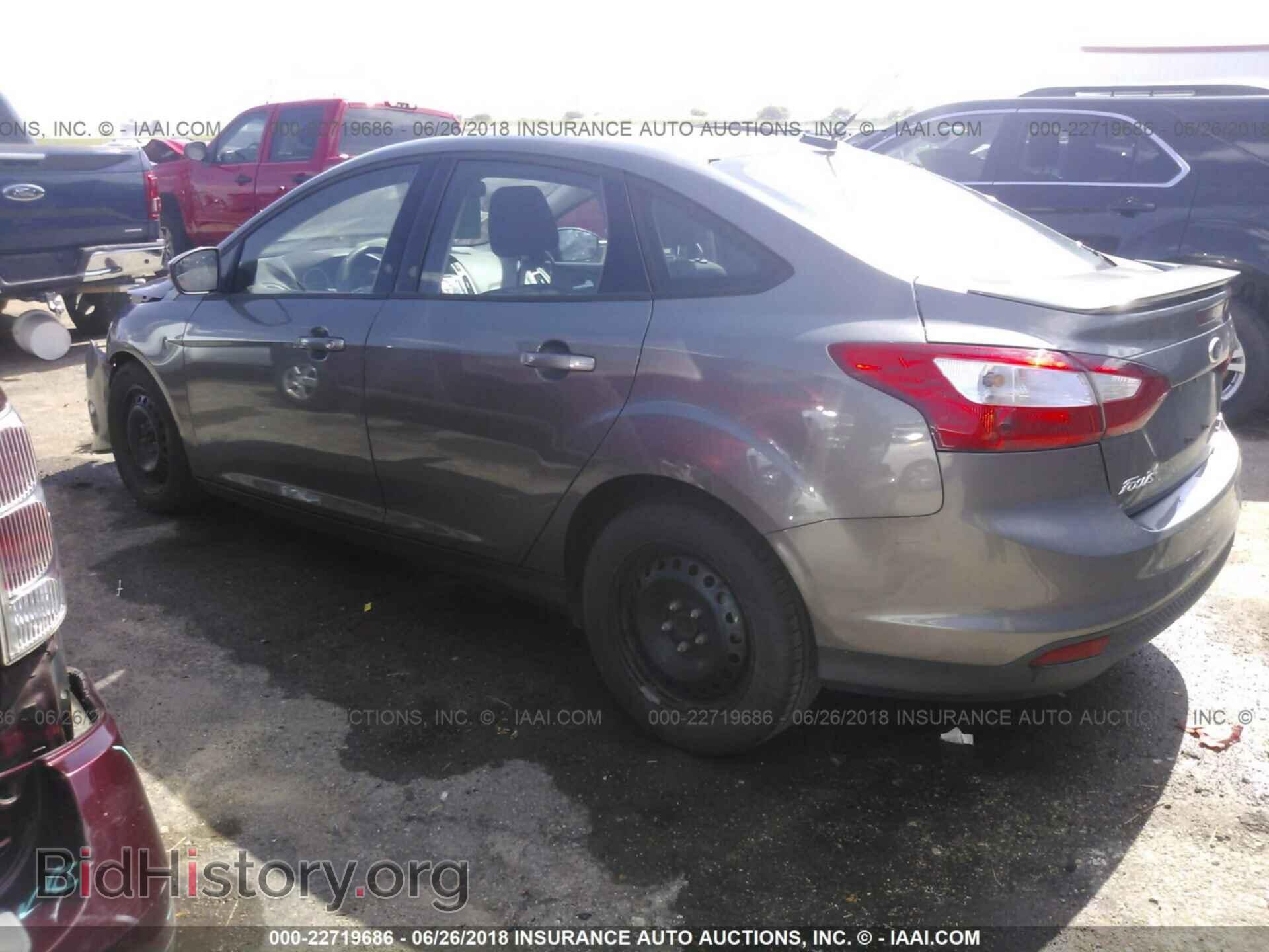 2012 Ford Focus - VIN: 1FAHP3F25CL366604 - Photo 3