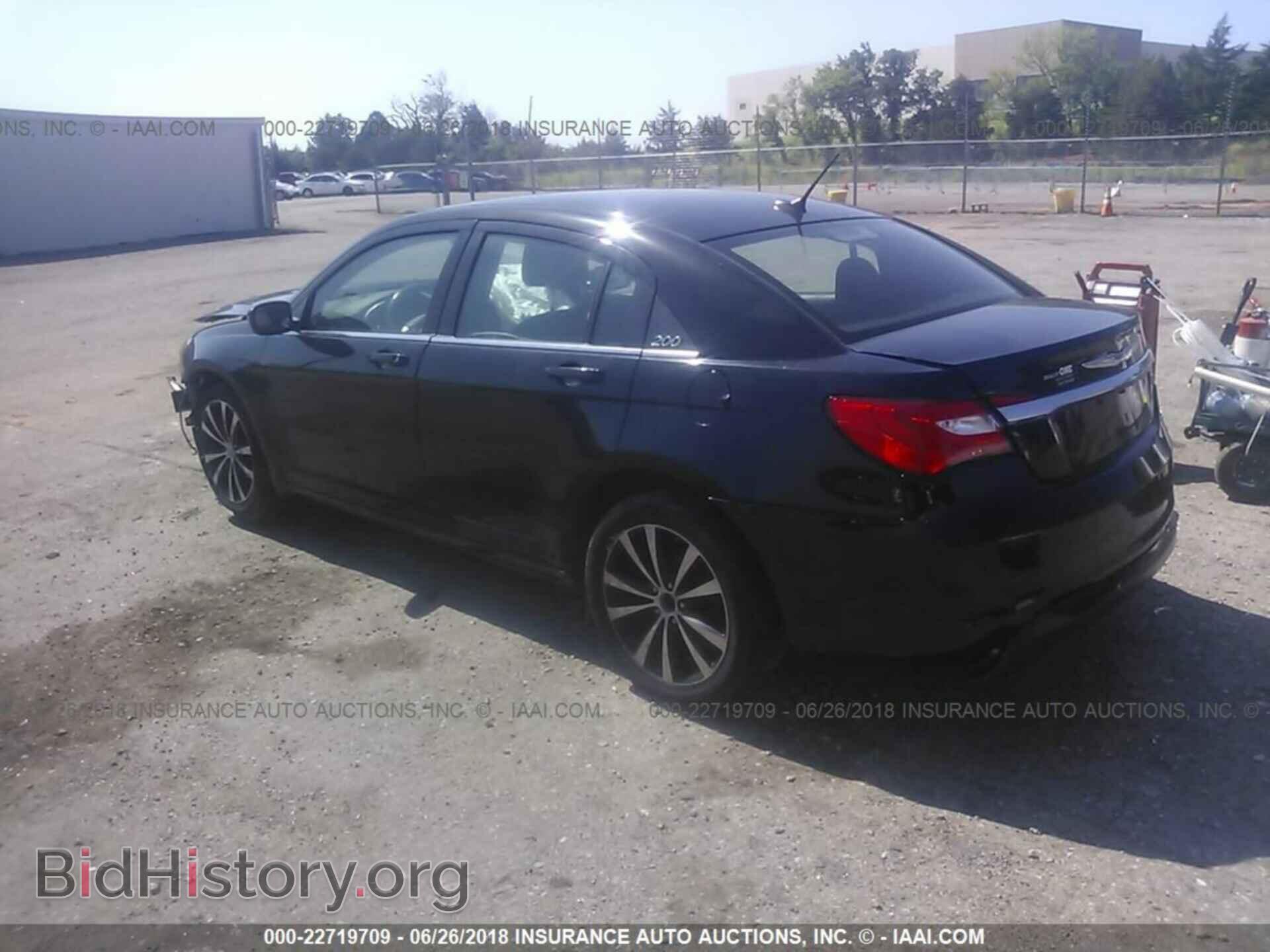 2013 Chrysler 200 - VIN: 1C3CCBBG5DN724404 - Photo 3