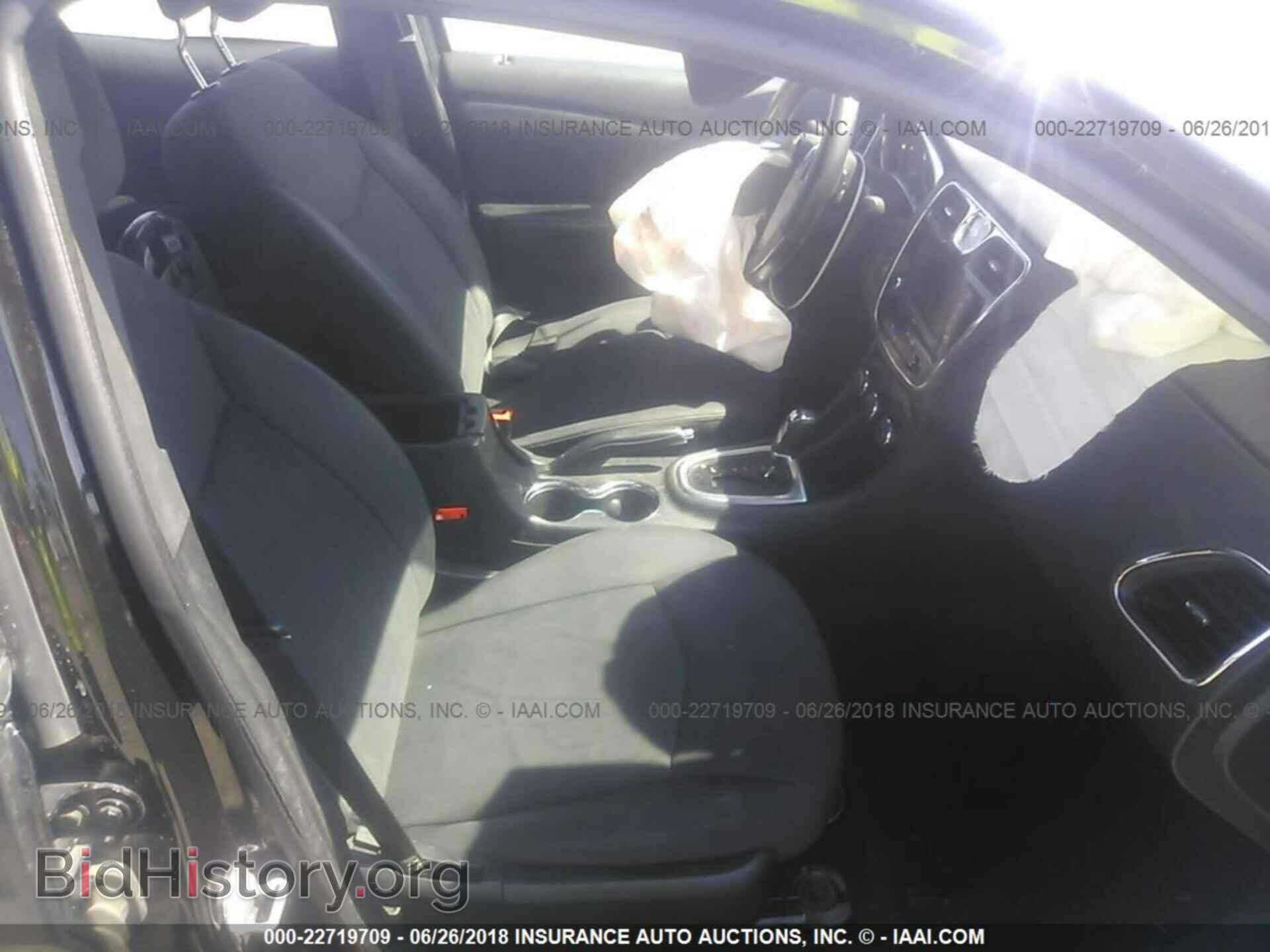 2013 Chrysler 200 - VIN: 1C3CCBBG5DN724404 - Photo 5
