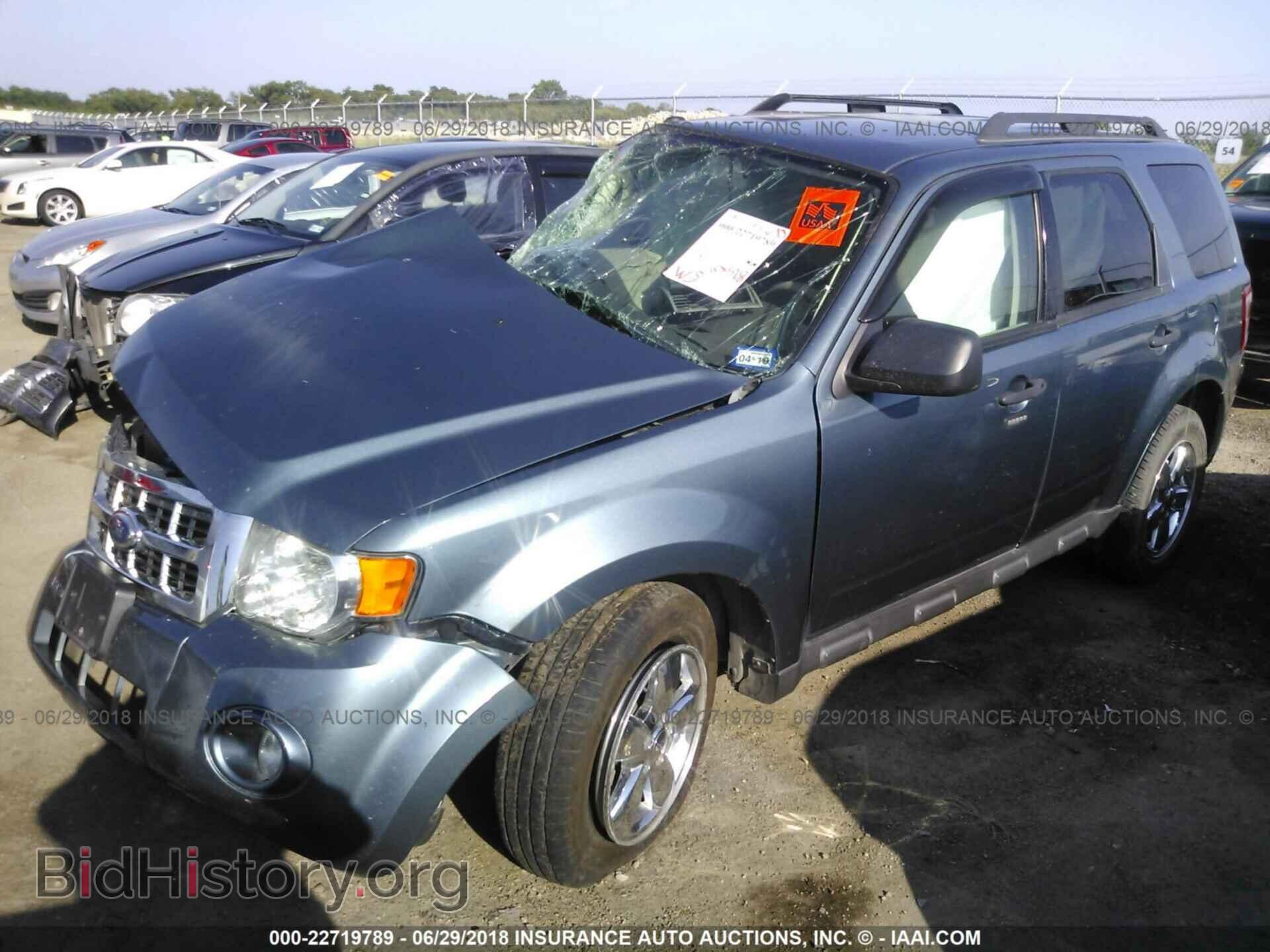2012 Ford Escape - VIN: 1FMCU0D73CKB17746 - Photo 2