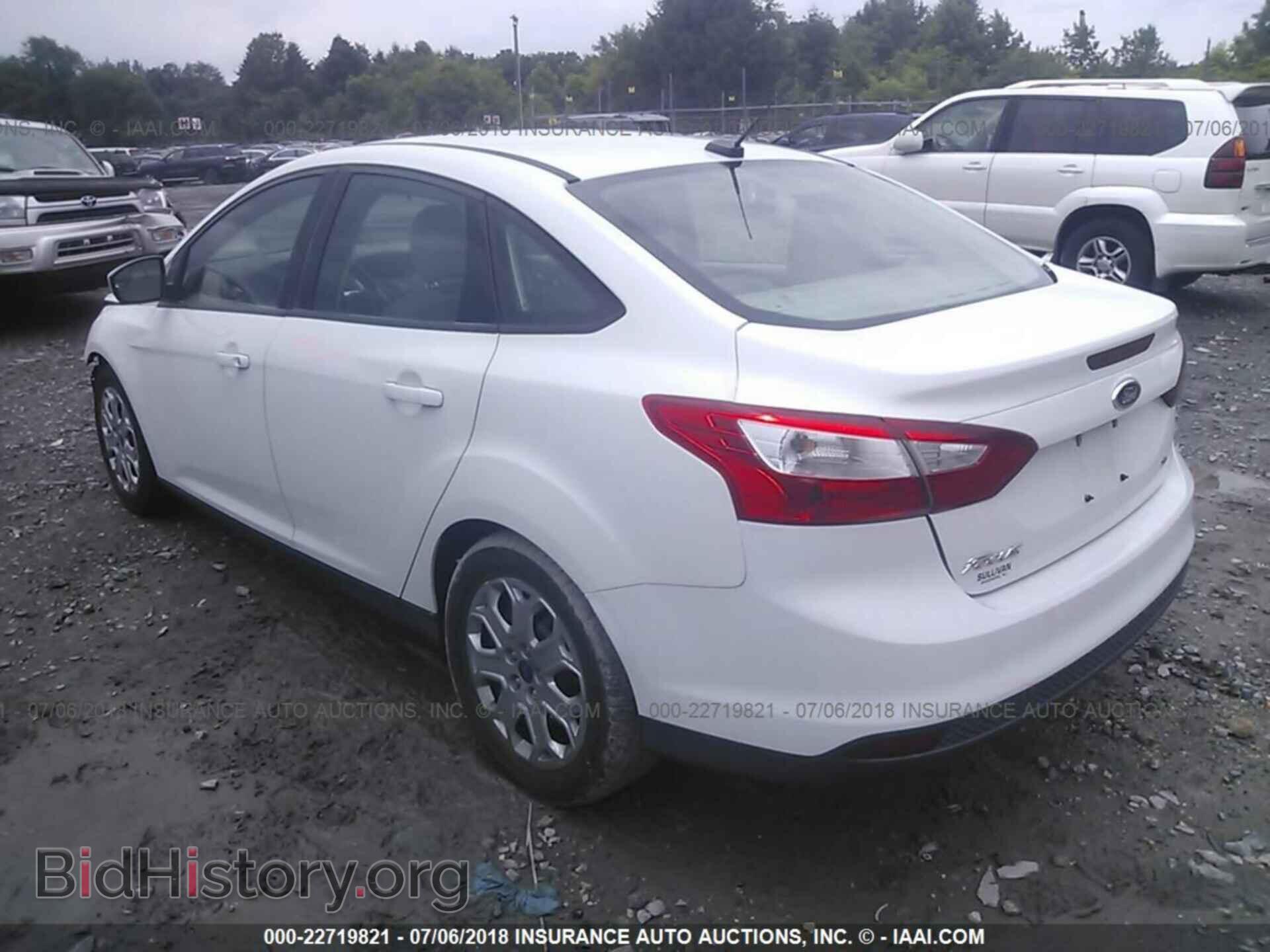 2012 Ford Focus - VIN: 1FAHP3F23CL440375 - Photo 3