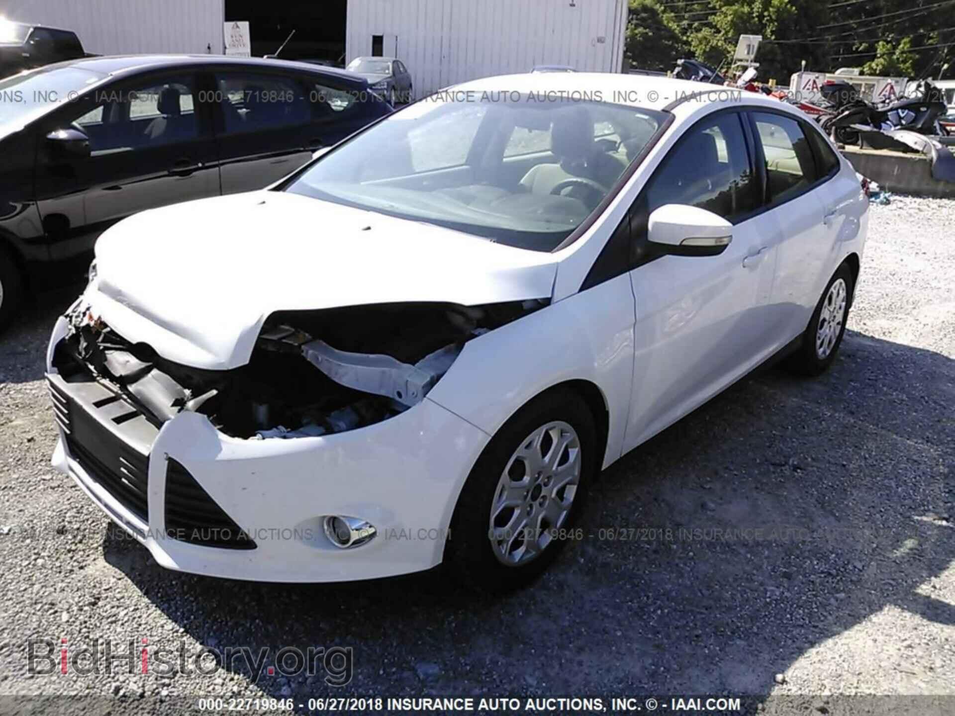 2012 Ford Focus - VIN: 1FAHP3F21CL150541 - Фото 2