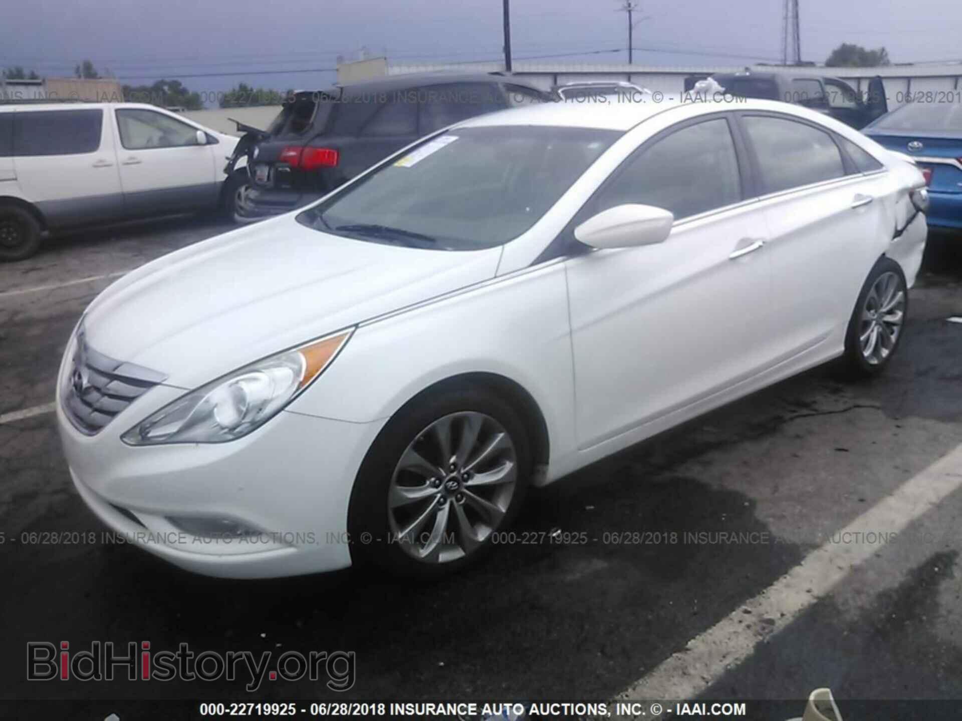 2012 Hyundai Sonata - VIN: 5NPEC4AC8CH413059 - Фото 2