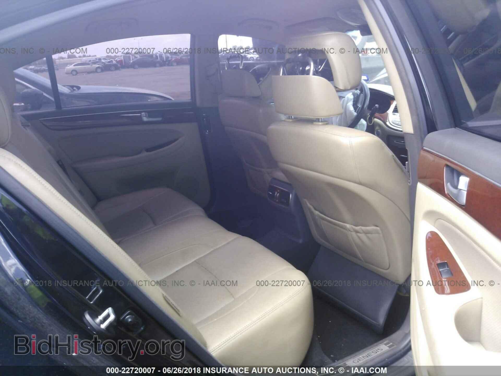 2013 Hyundai Genesis - VIN: KMHGC4DD1DU243045 - Фото 8
