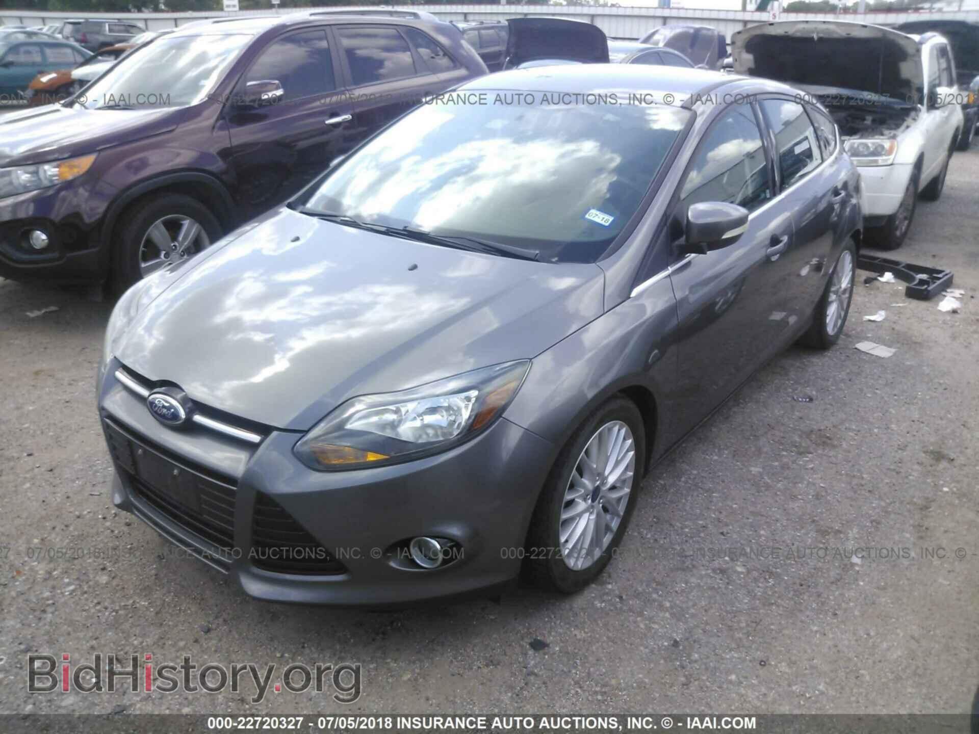 2014 Ford Focus - VIN: 1FADP3N22EL373058 - Фото 2