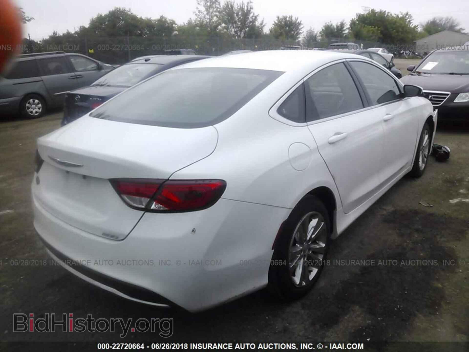 2015 Chrysler 200 - VIN: 1C3CCCAB0FN738323 - Photo 4