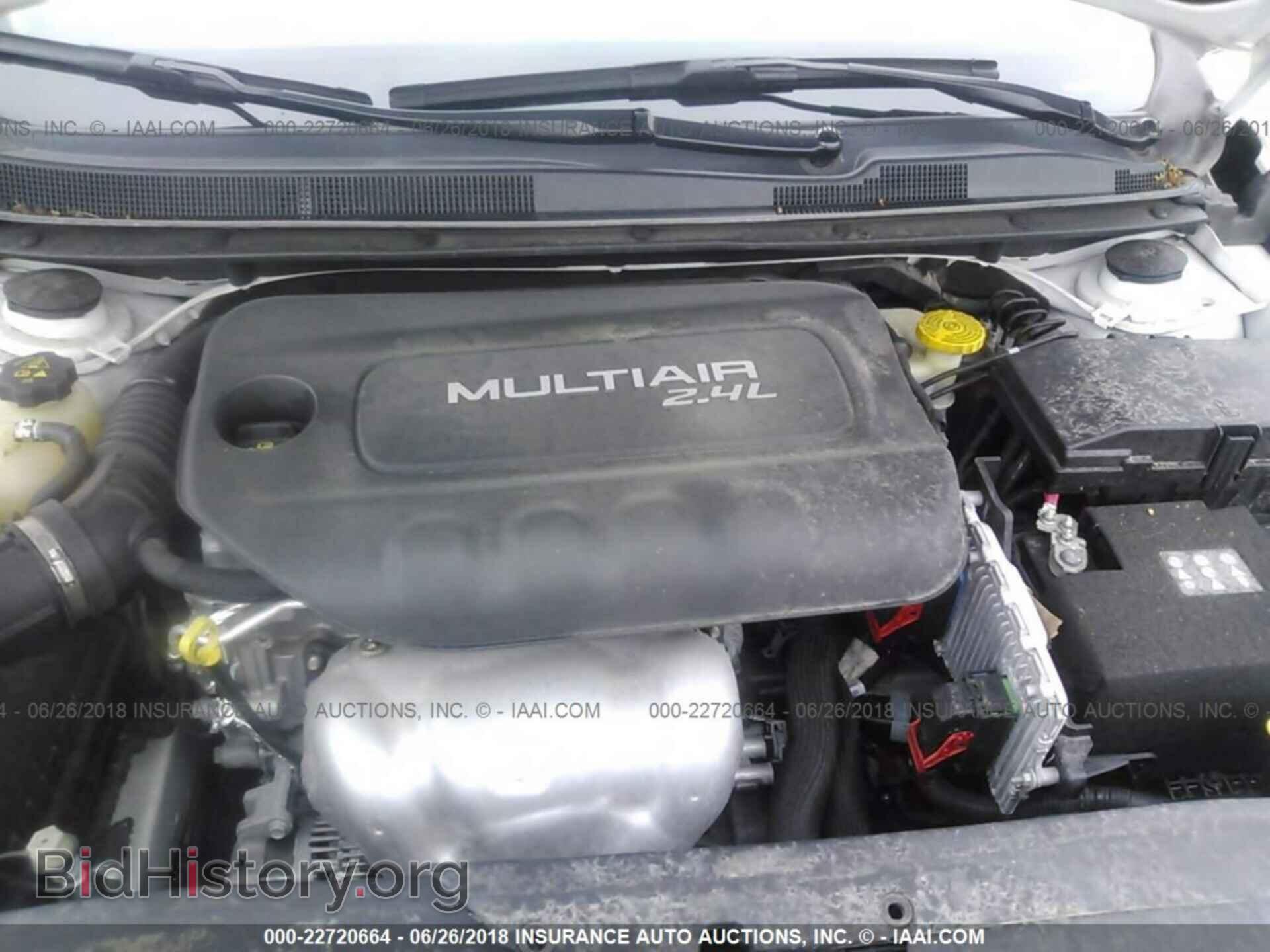 2015 Chrysler 200 - VIN: 1C3CCCAB0FN738323 - Photo 10