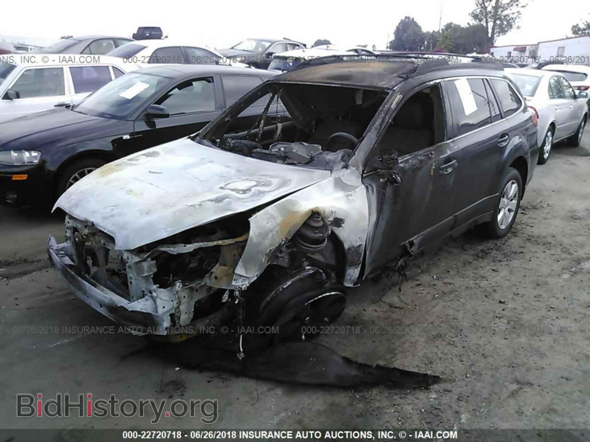 2012 Subaru Outback - VIN: 4S4BRBFC5C3290584 - Photo 2