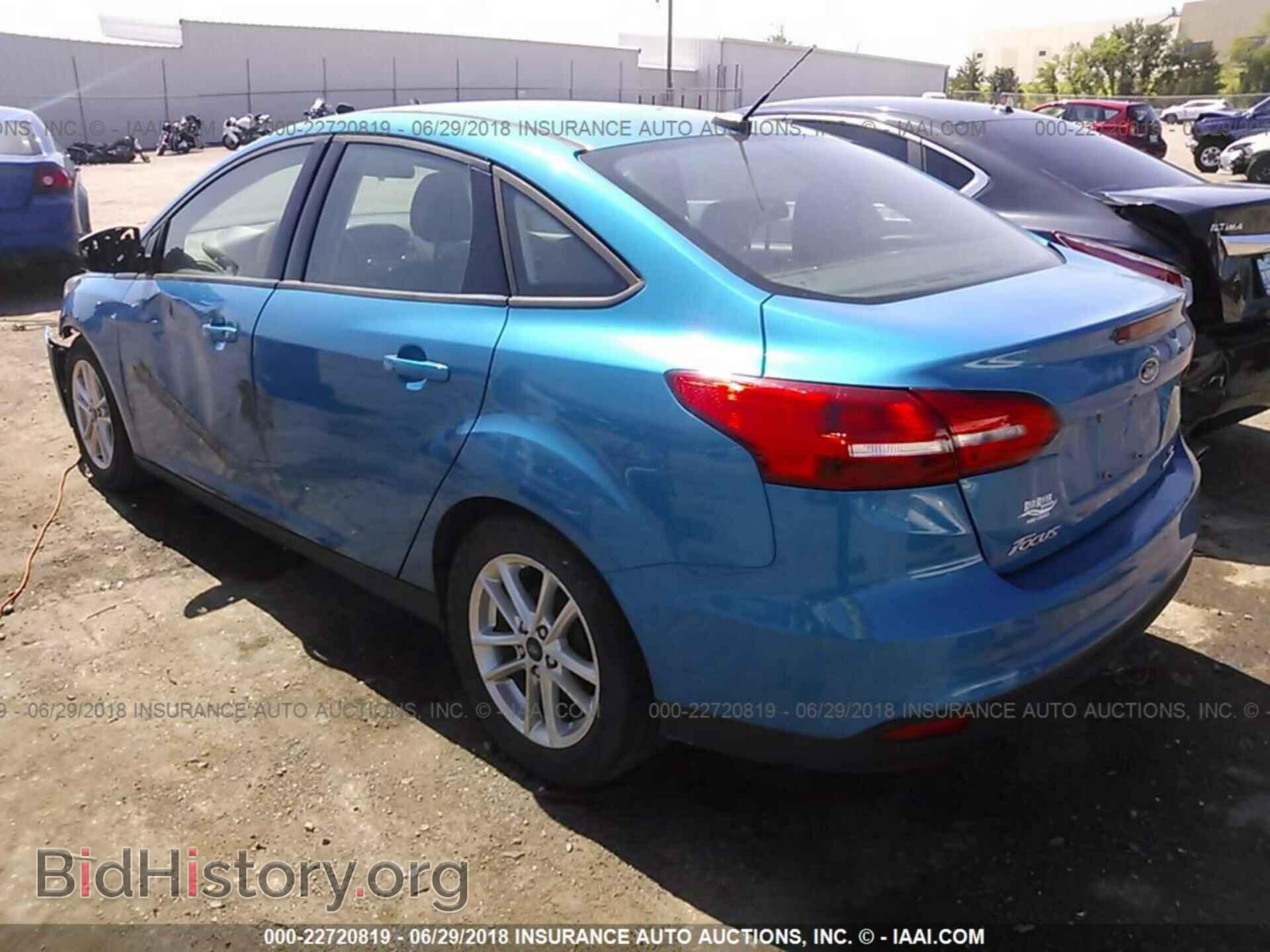2016 Ford Focus - VIN: 1FADP3F20GL328802 - Photo 3