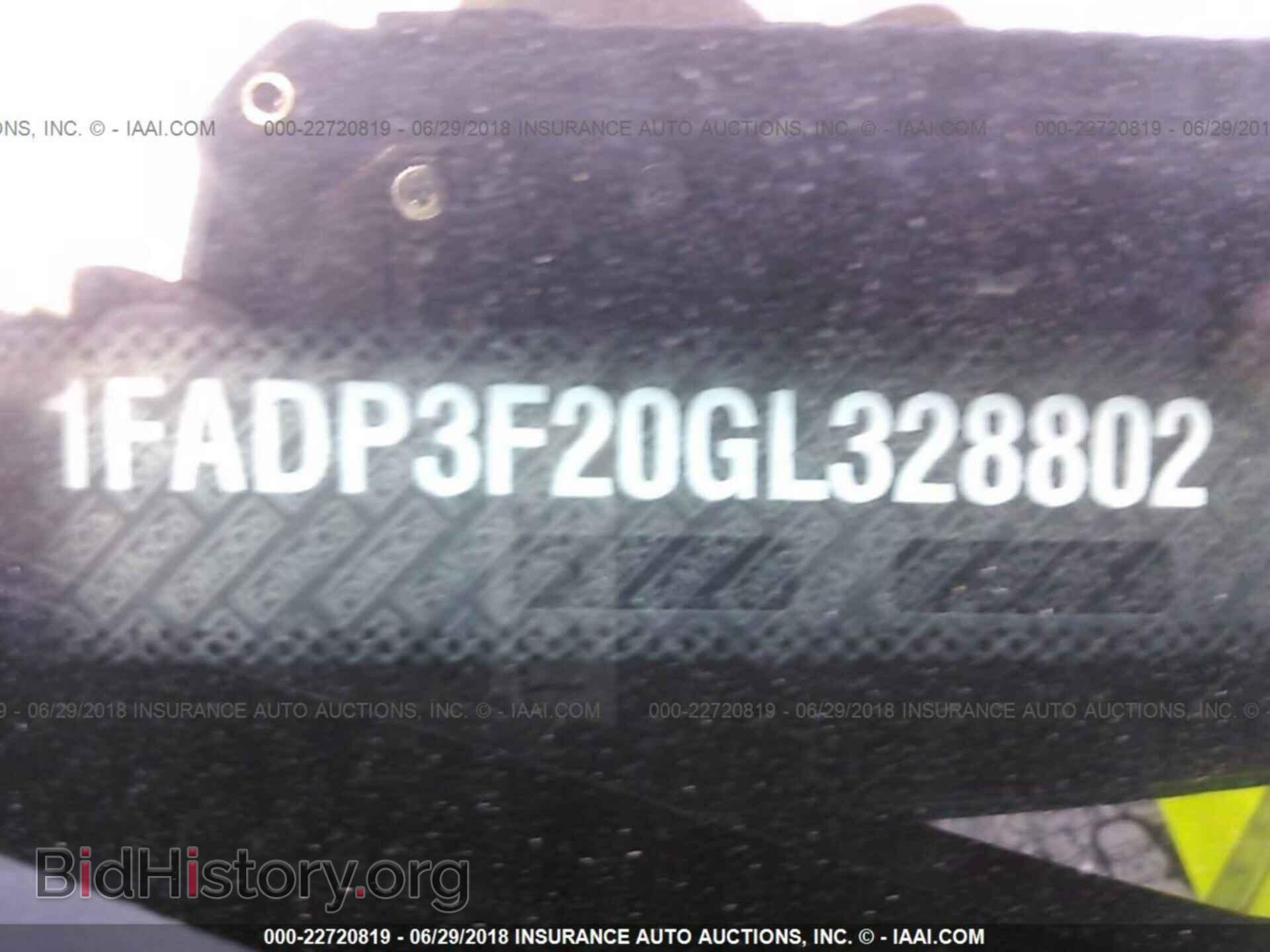 2016 Ford Focus - VIN: 1FADP3F20GL328802 - Photo 9