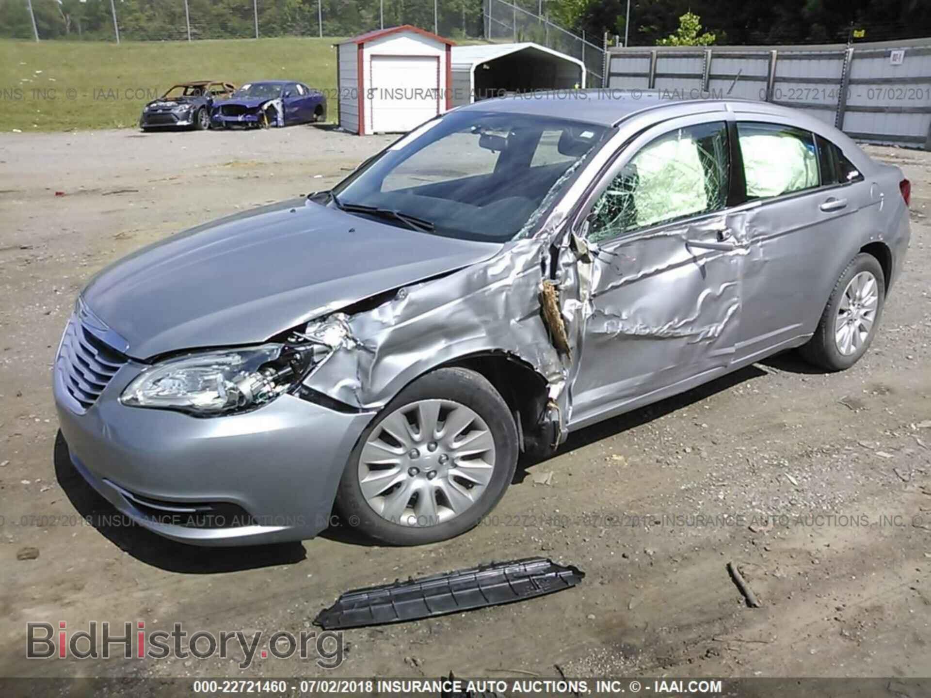 2014 Chrysler 200 - VIN: 1C3CCBAB3EN204564 - Photo 2