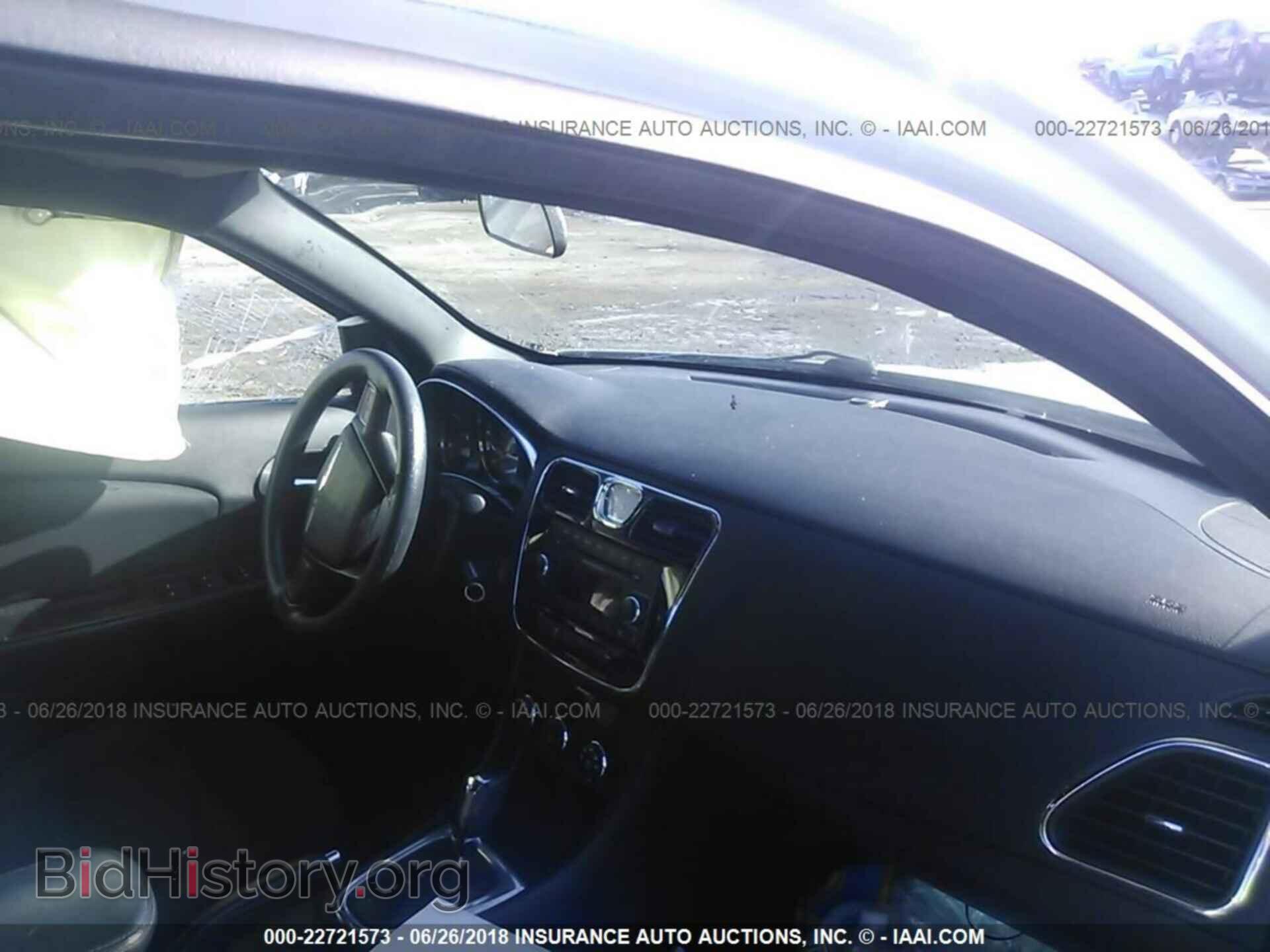 2013 Chrysler 200 - VIN: 1C3CCBAB3DN670915 - Photo 5