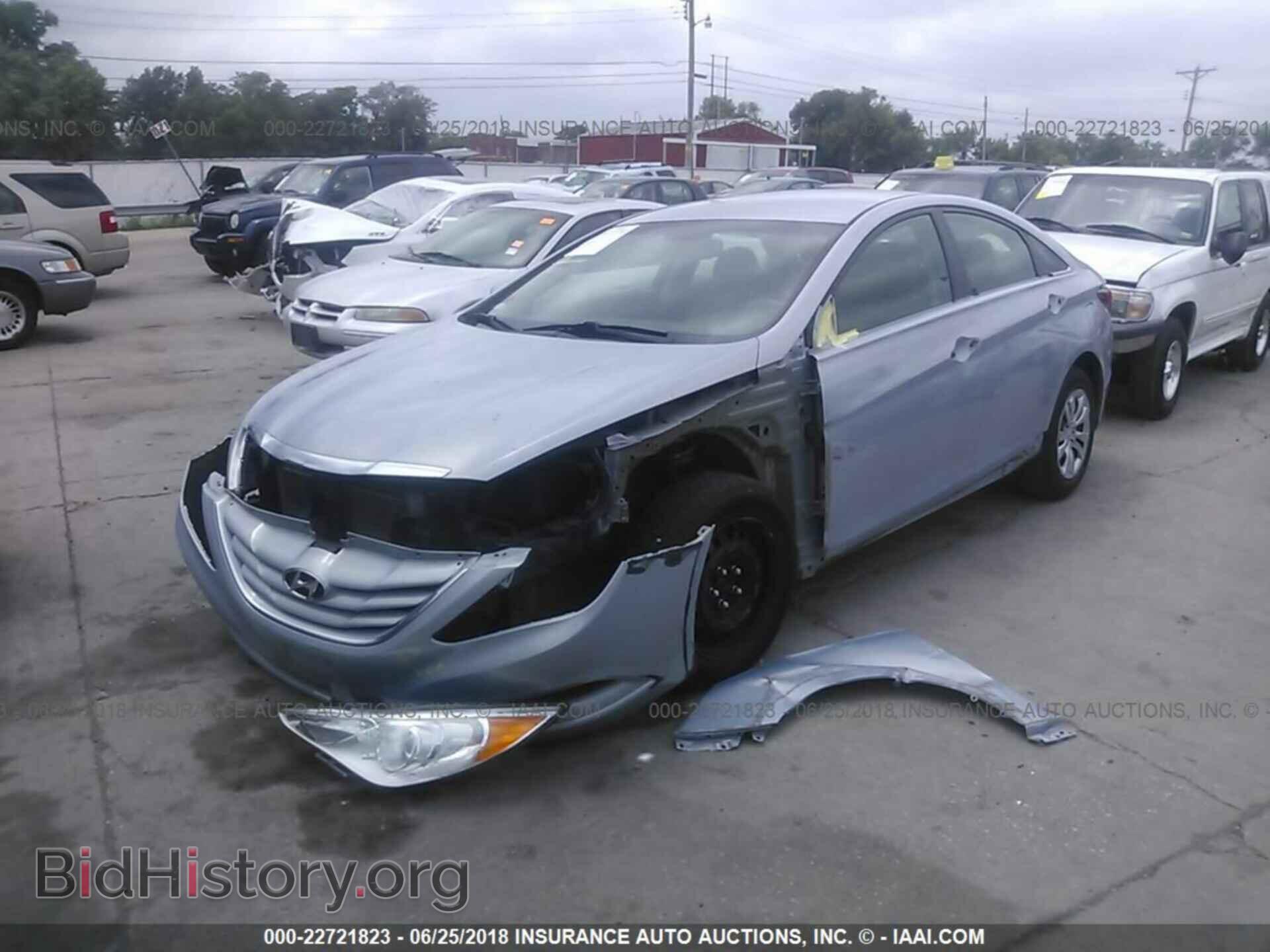 2012 Hyundai Sonata - VIN: 5NPEB4AC0CH351675 - Фото 2