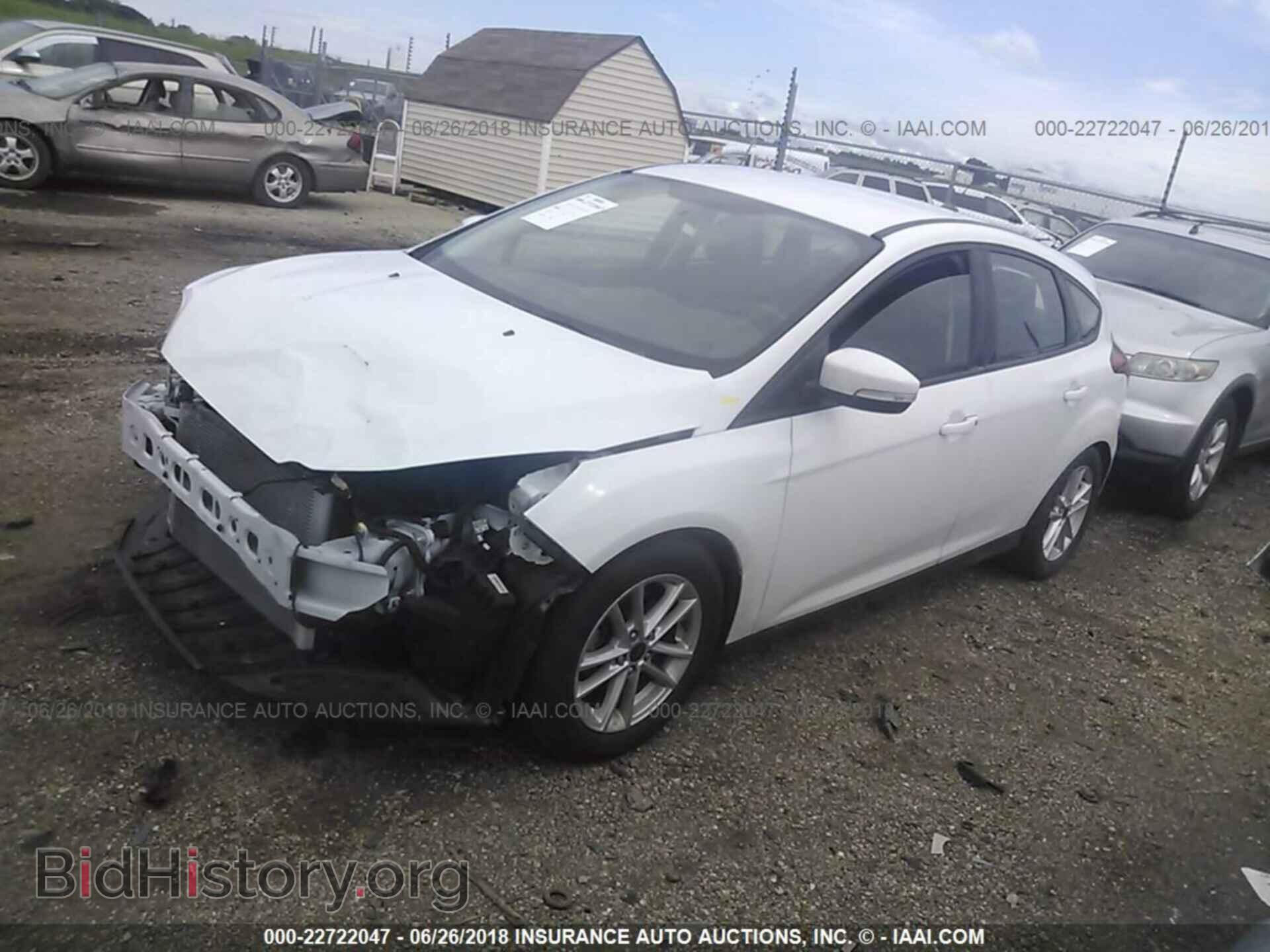 2016 Ford Focus - VIN: 1FADP3K28GL325412 - Photo 2