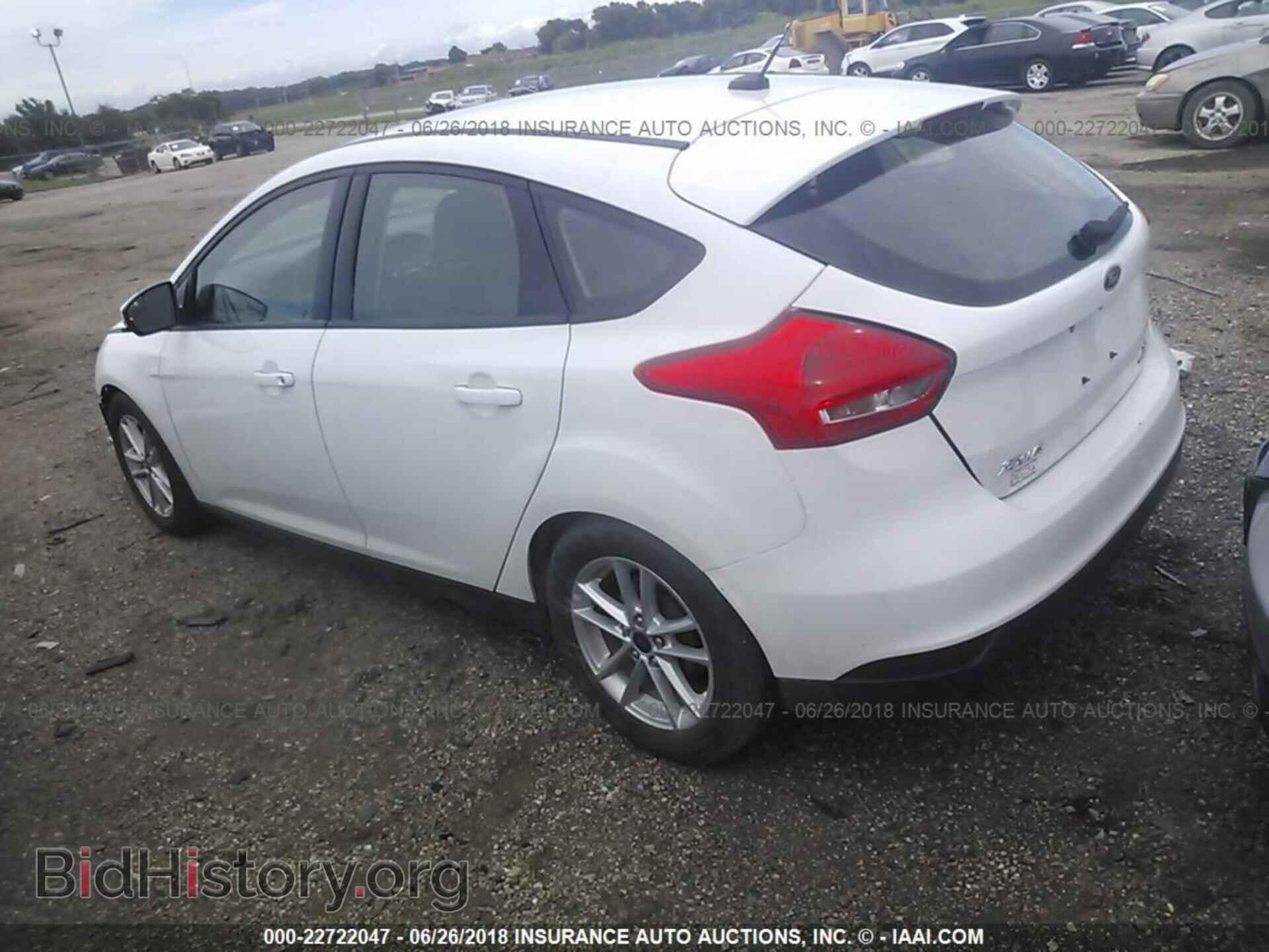 2016 Ford Focus - VIN: 1FADP3K28GL325412 - Photo 3