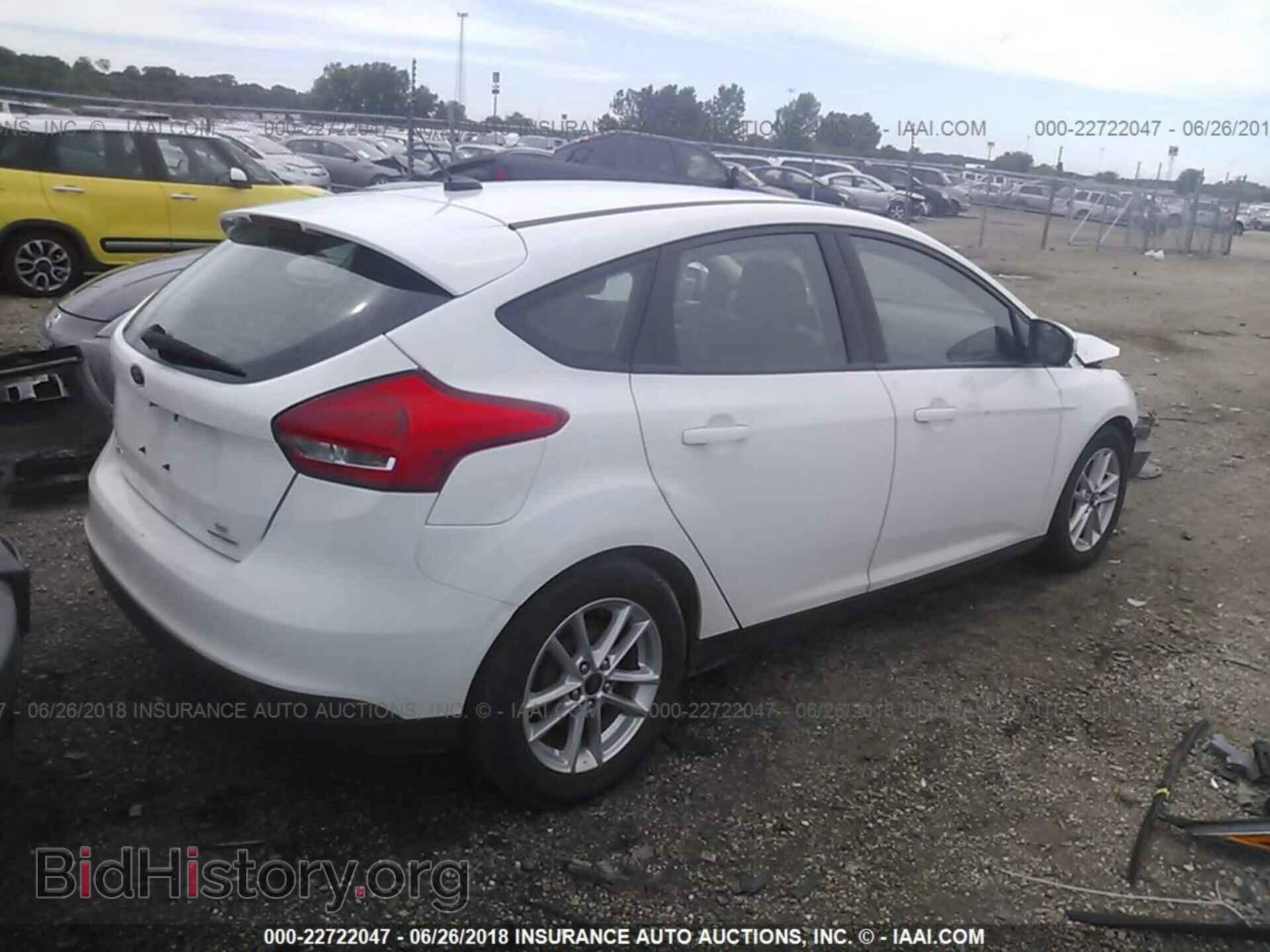 2016 Ford Focus - VIN: 1FADP3K28GL325412 - Photo 4