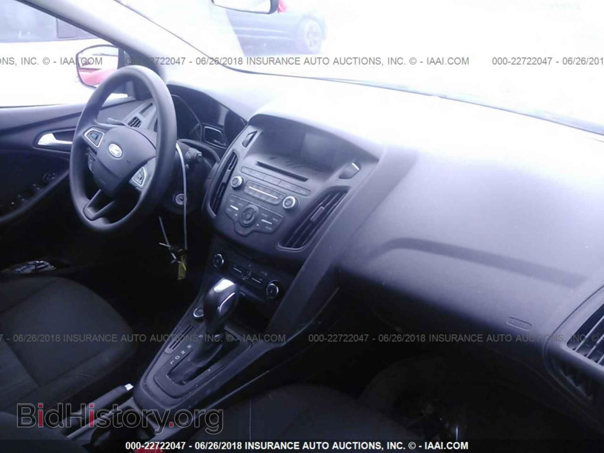 2016 Ford Focus - VIN: 1FADP3K28GL325412 - Photo 5