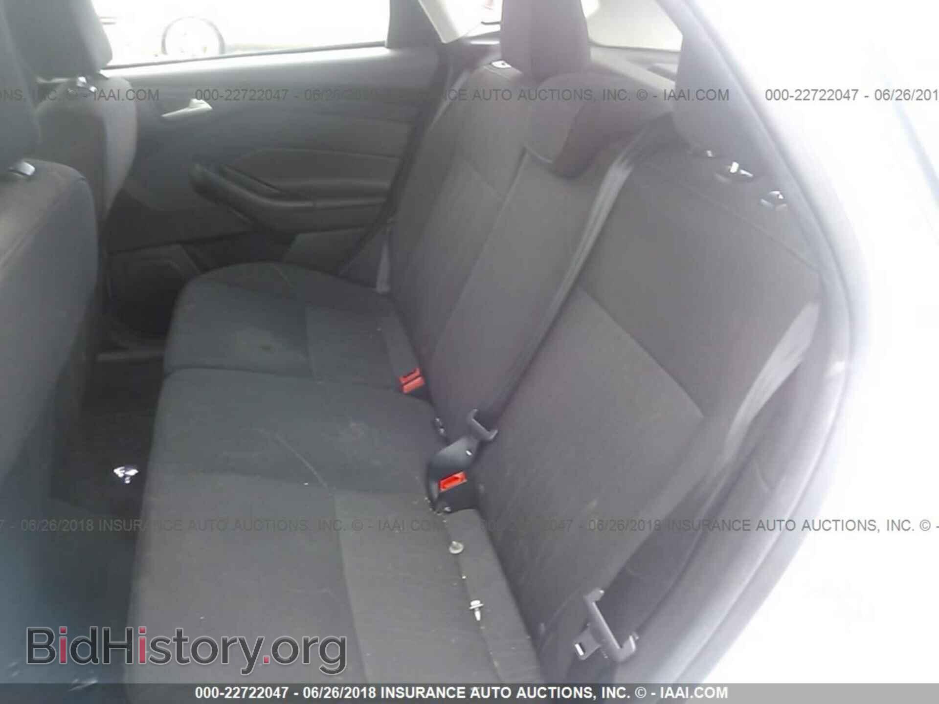2016 Ford Focus - VIN: 1FADP3K28GL325412 - Photo 8