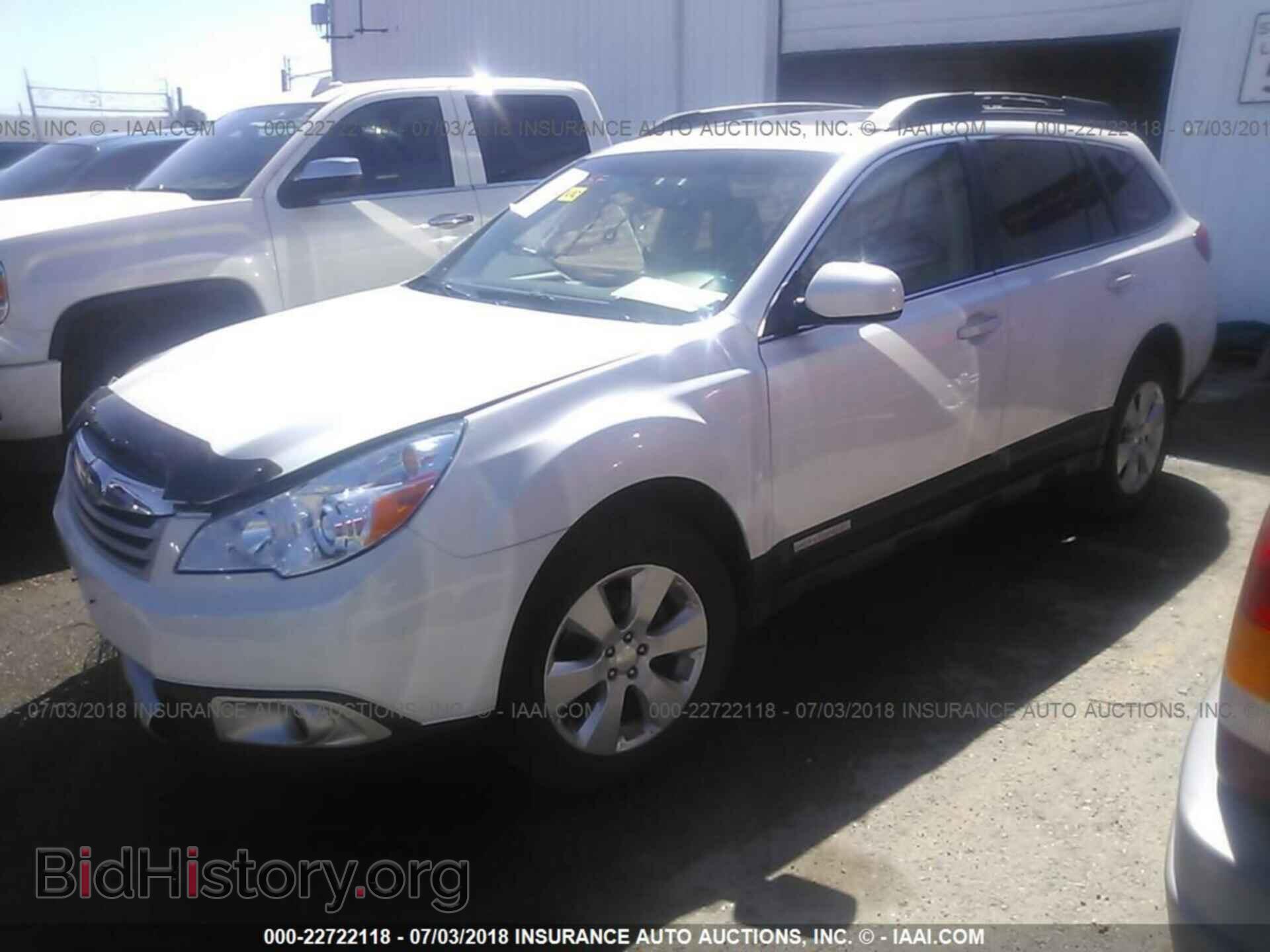 2011 Subaru Outback - VIN: 4S4BRCLC2B3366593 - Photo 2