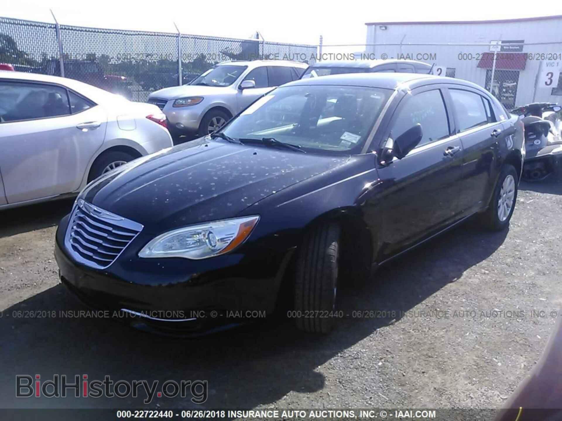 2011 Chrysler 200 - VIN: 1C3BC1FB3BN607339 - Photo 2