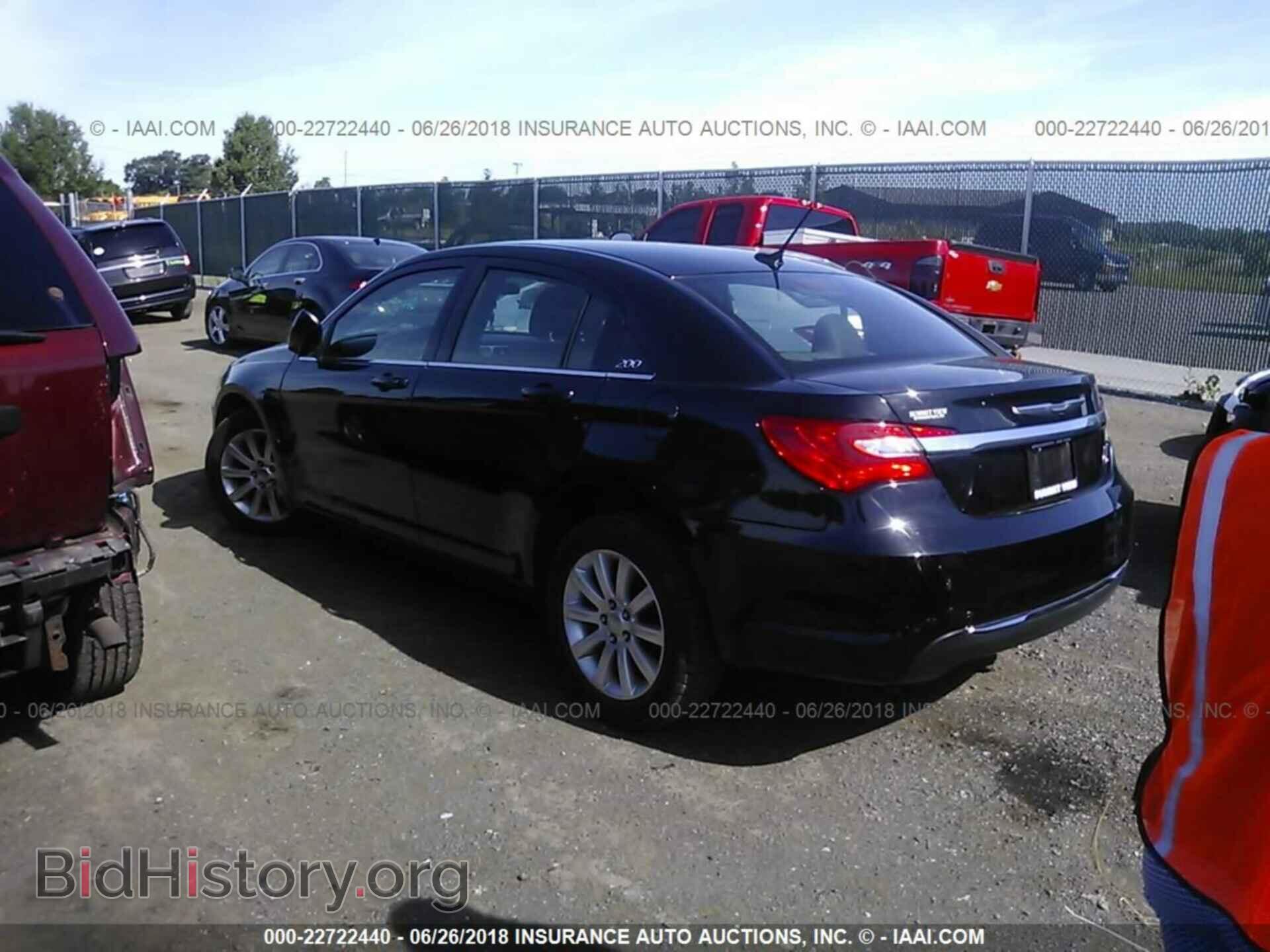 2011 Chrysler 200 - VIN: 1C3BC1FB3BN607339 - Photo 3