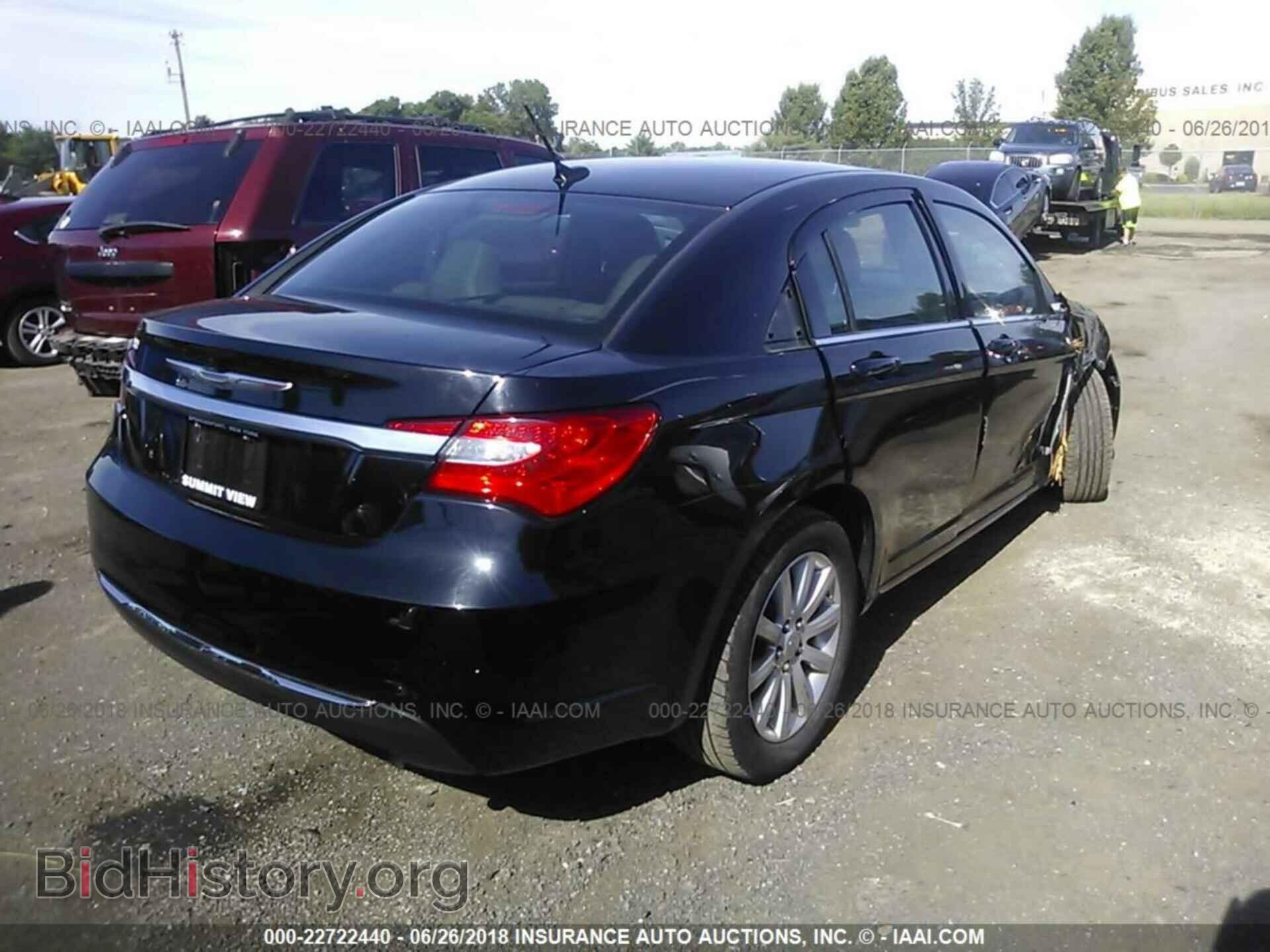 2011 Chrysler 200 - VIN: 1C3BC1FB3BN607339 - Photo 4