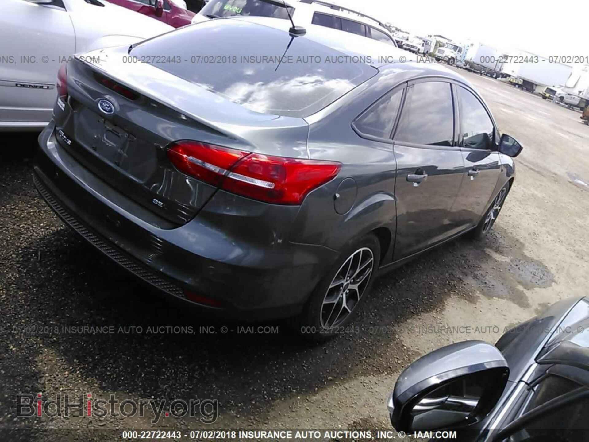 2017 Ford Focus - VIN: 1FADP3H21HL332615 - Photo 4