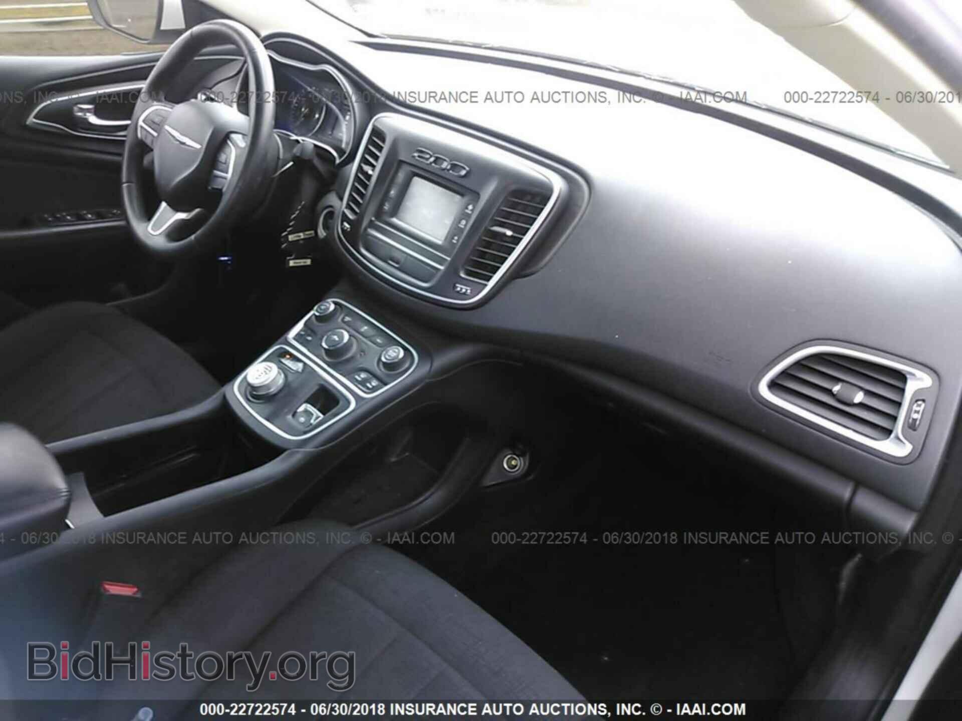 2015 Chrysler 200 - VIN: 1C3CCCAB2FN645044 - Photo 5