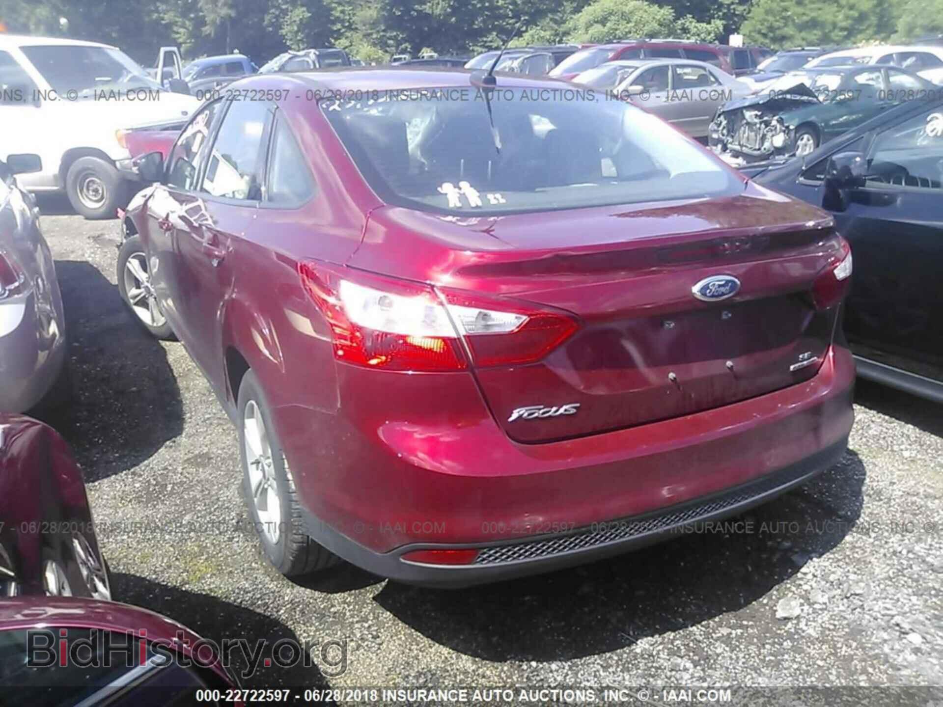 2014 Ford Focus - VIN: 1FADP3F20EL369573 - Photo 3