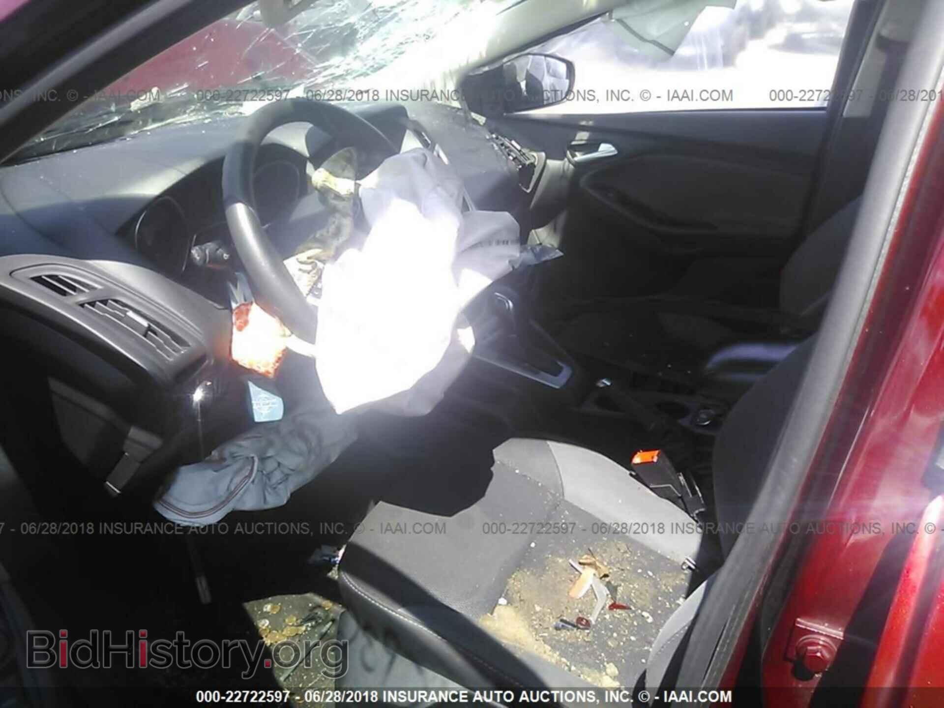 2014 Ford Focus - VIN: 1FADP3F20EL369573 - Photo 5