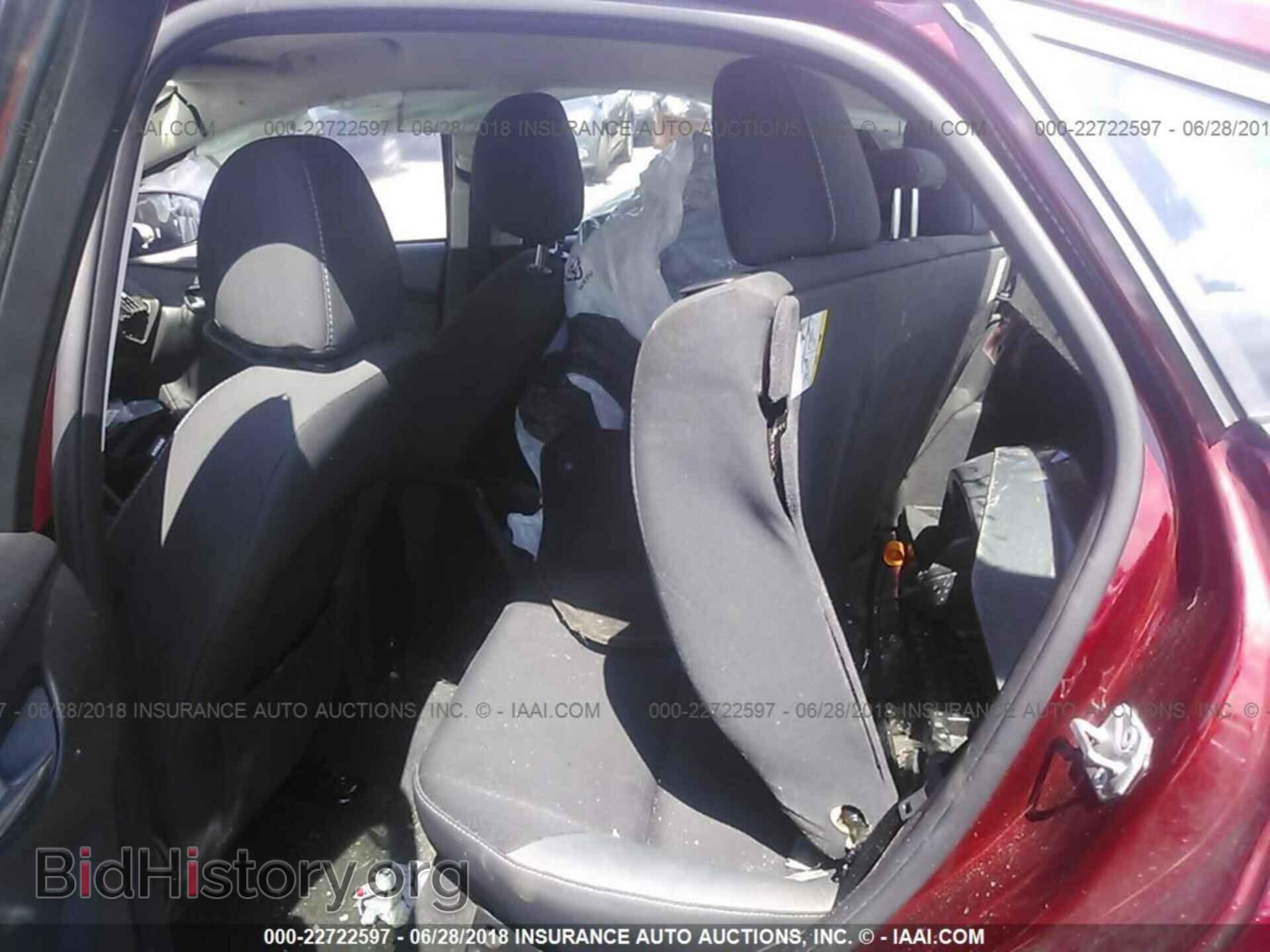 2014 Ford Focus - VIN: 1FADP3F20EL369573 - Photo 8