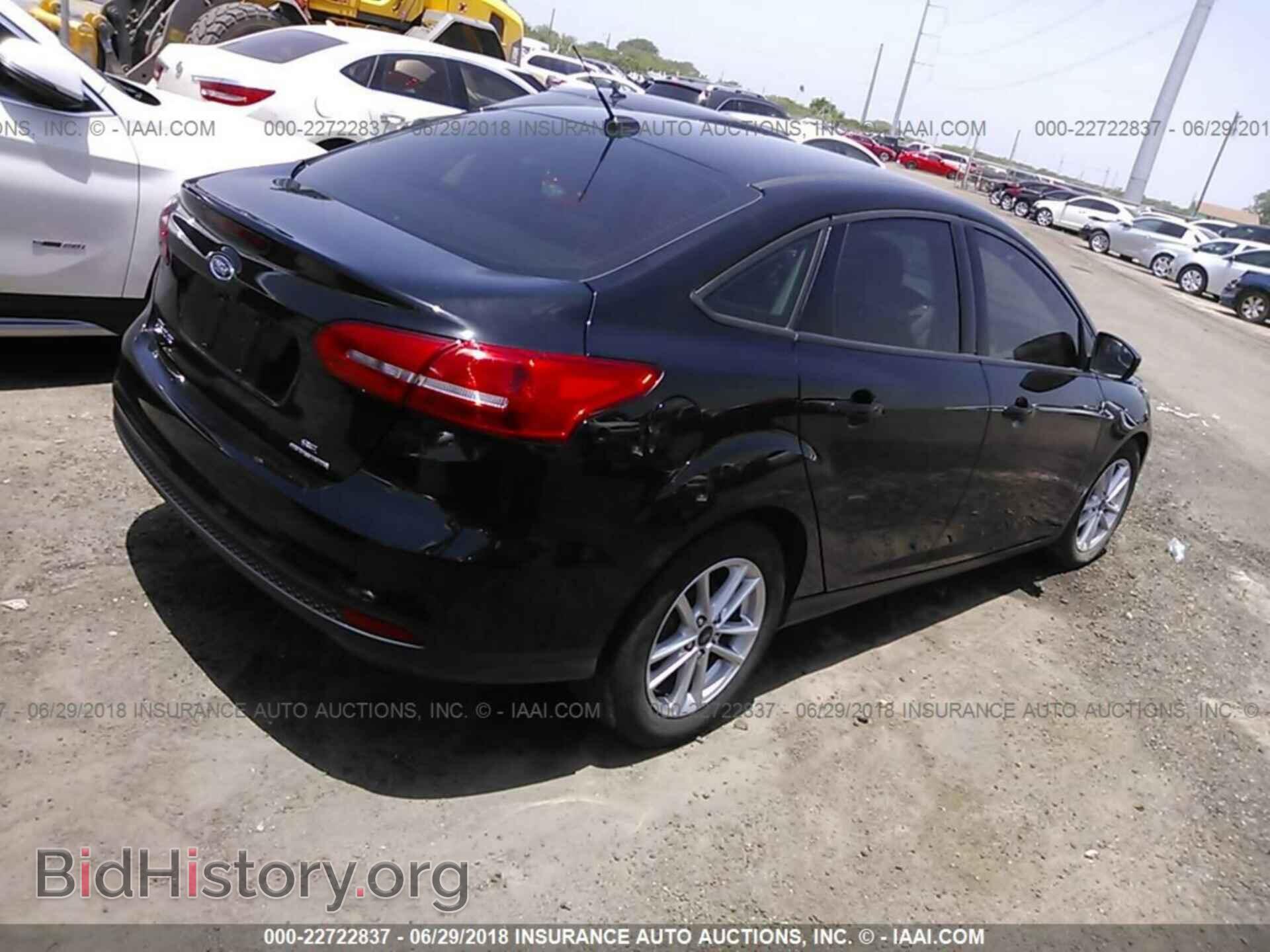 2016 Ford Focus - VIN: 1FADP3F25GL309940 - Photo 4