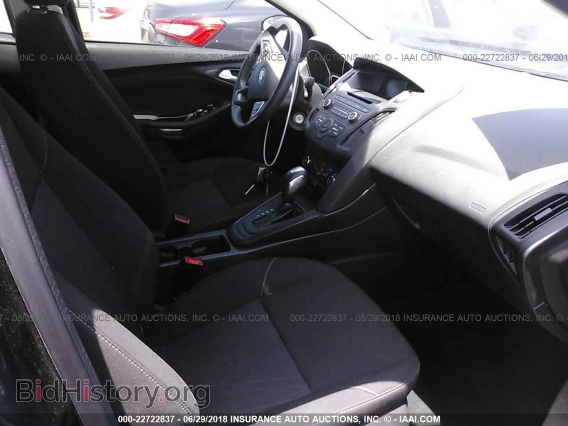 2016 Ford Focus - VIN: 1FADP3F25GL309940 - Photo 5
