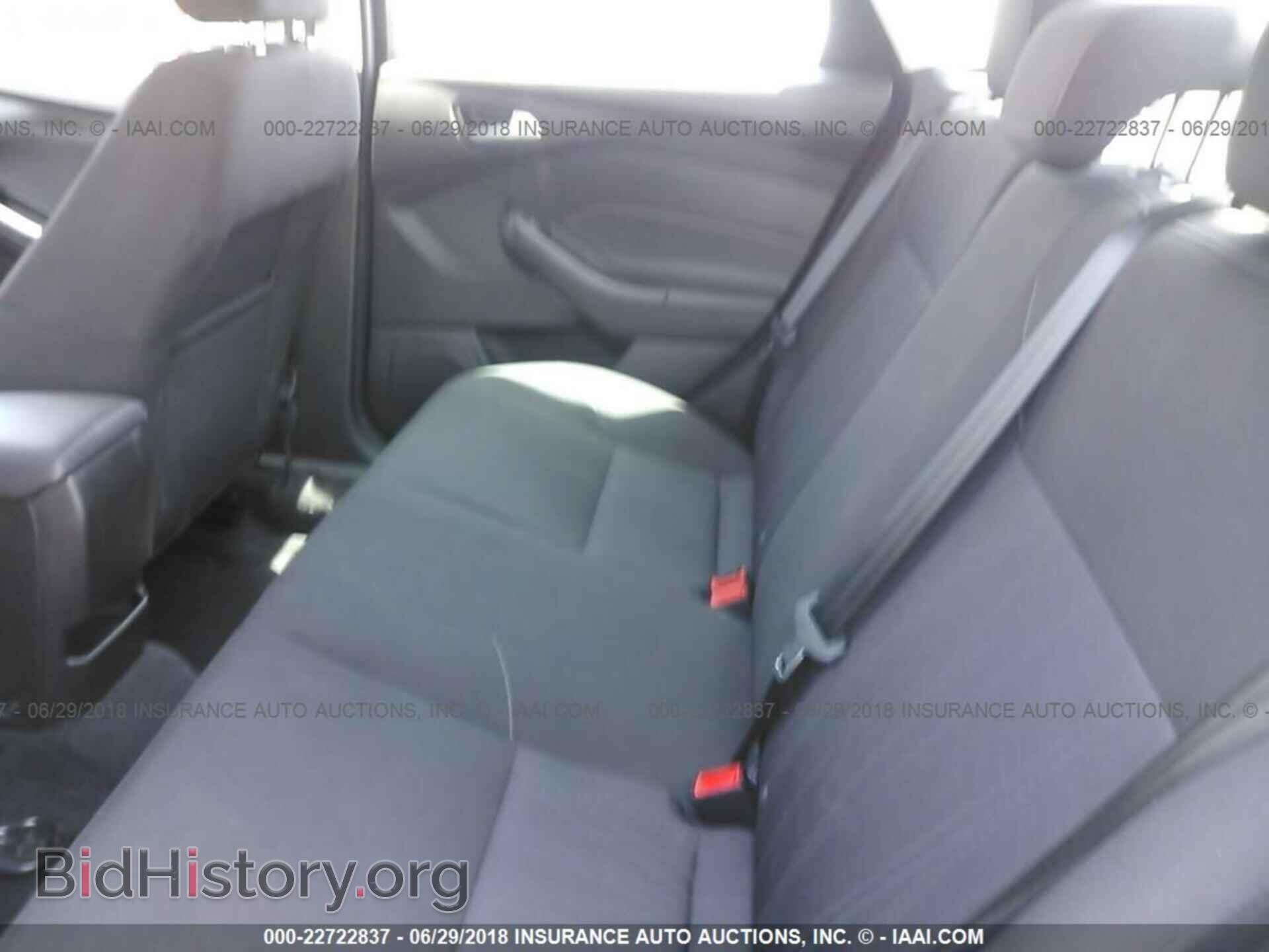 2016 Ford Focus - VIN: 1FADP3F25GL309940 - Photo 8