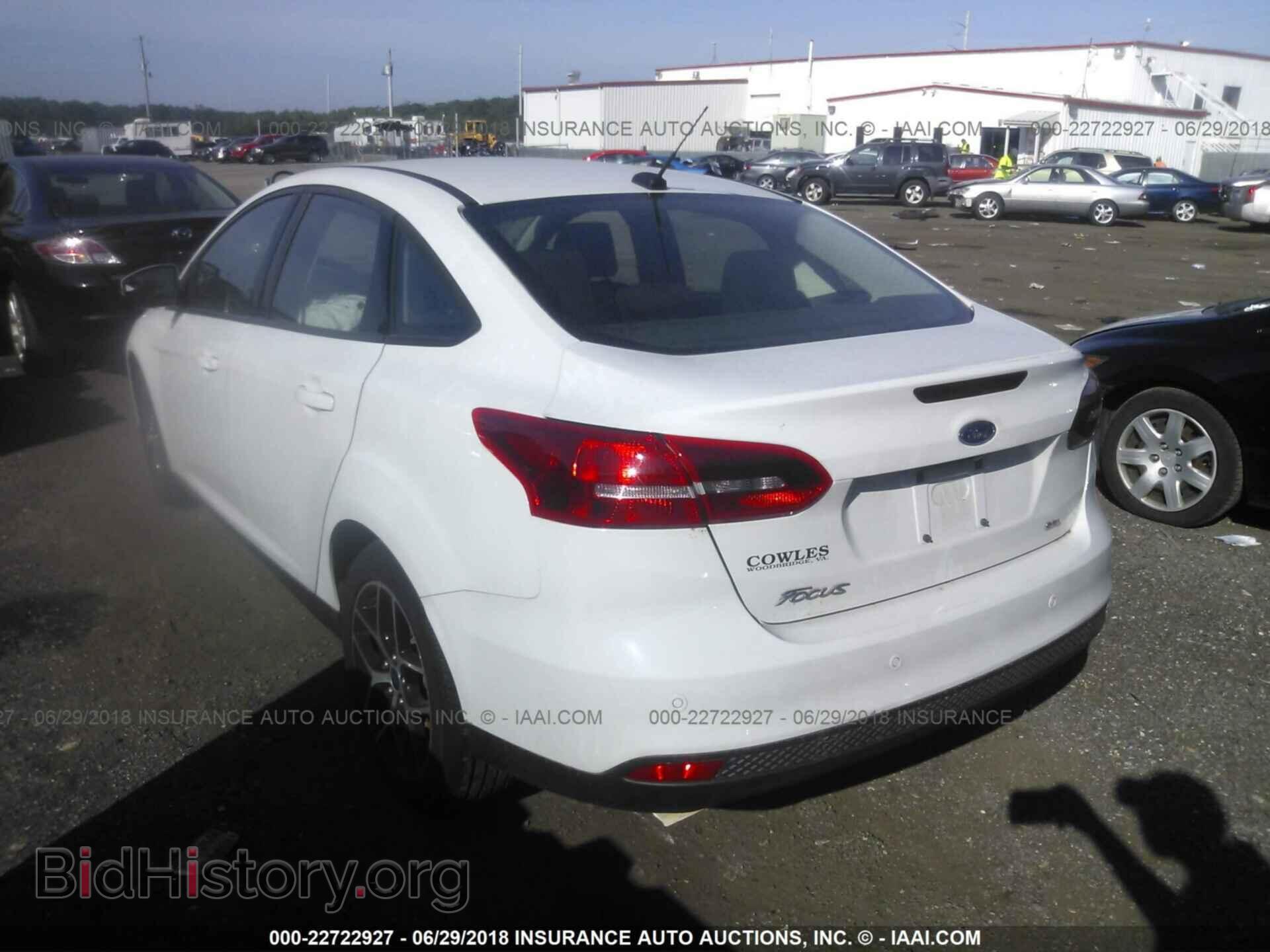 2018 Ford Focus - VIN: 1FADP3H22JL202249 - Фото 3