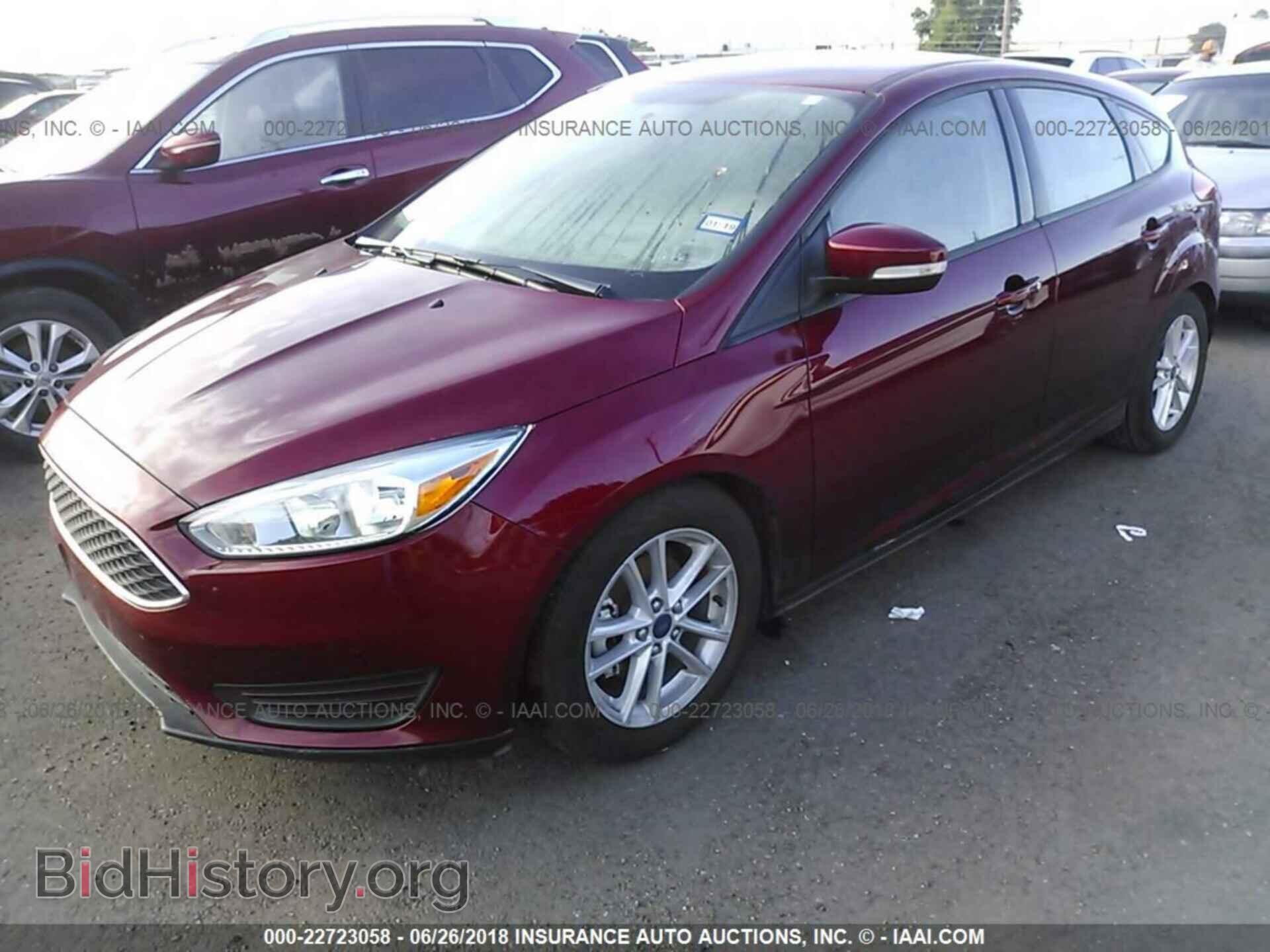 2016 Ford Focus - VIN: 1FADP3K23GL404650 - Photo 2