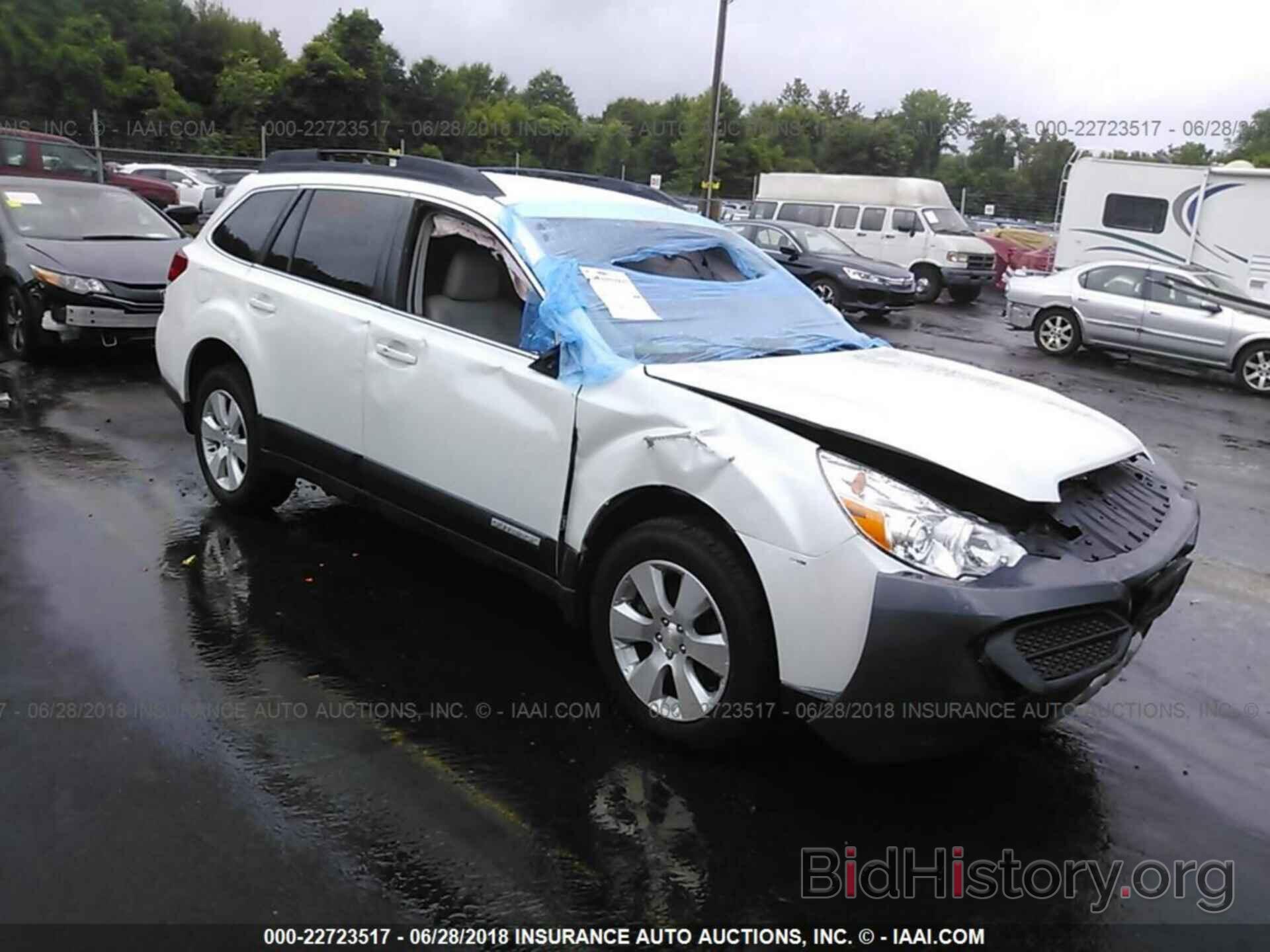 Photo 4S4BRDJC7B2418895 - Subaru Outback 2011