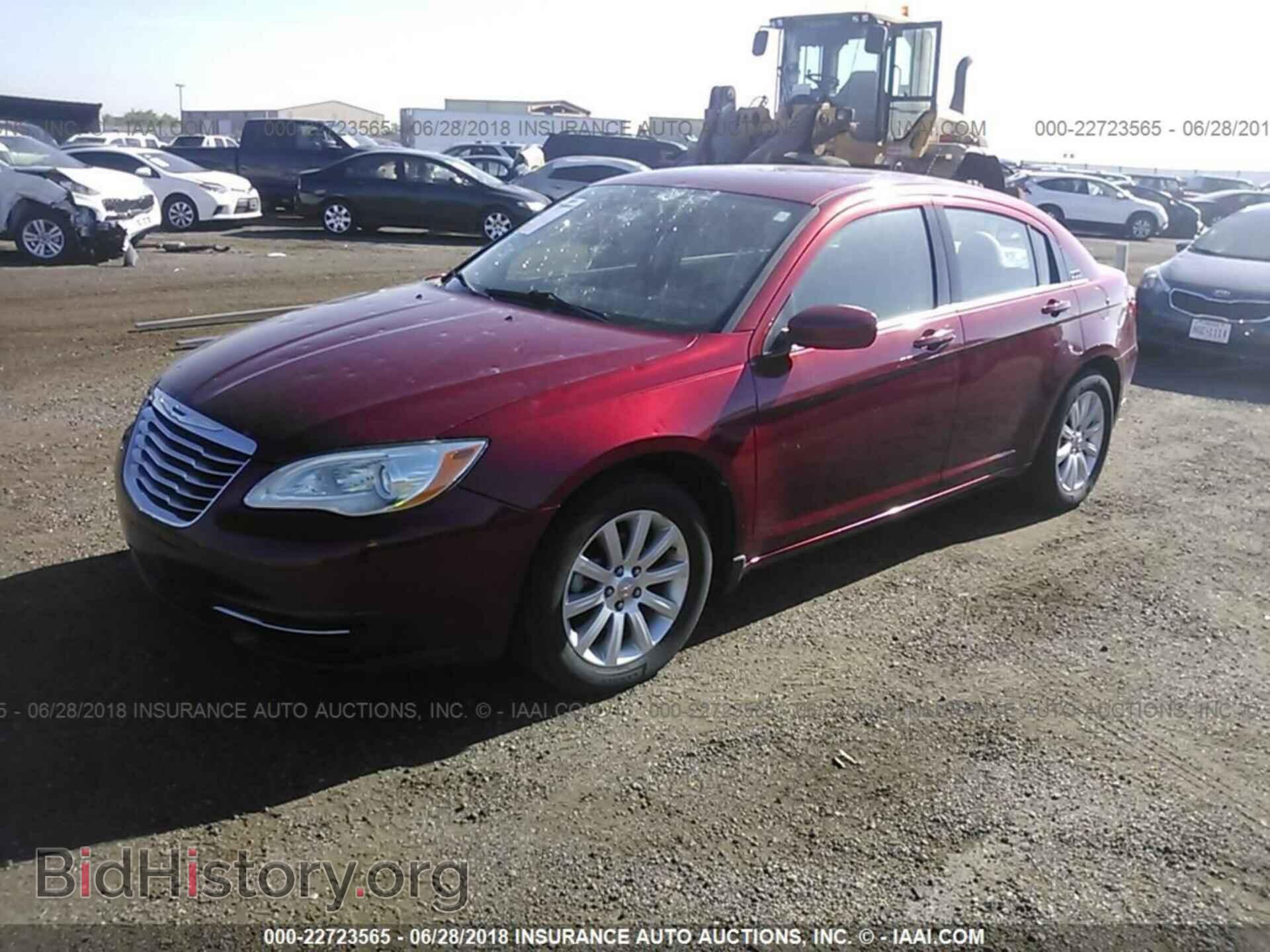 2013 Chrysler 200 - VIN: 1C3CCBBB0DN745682 - Photo 2