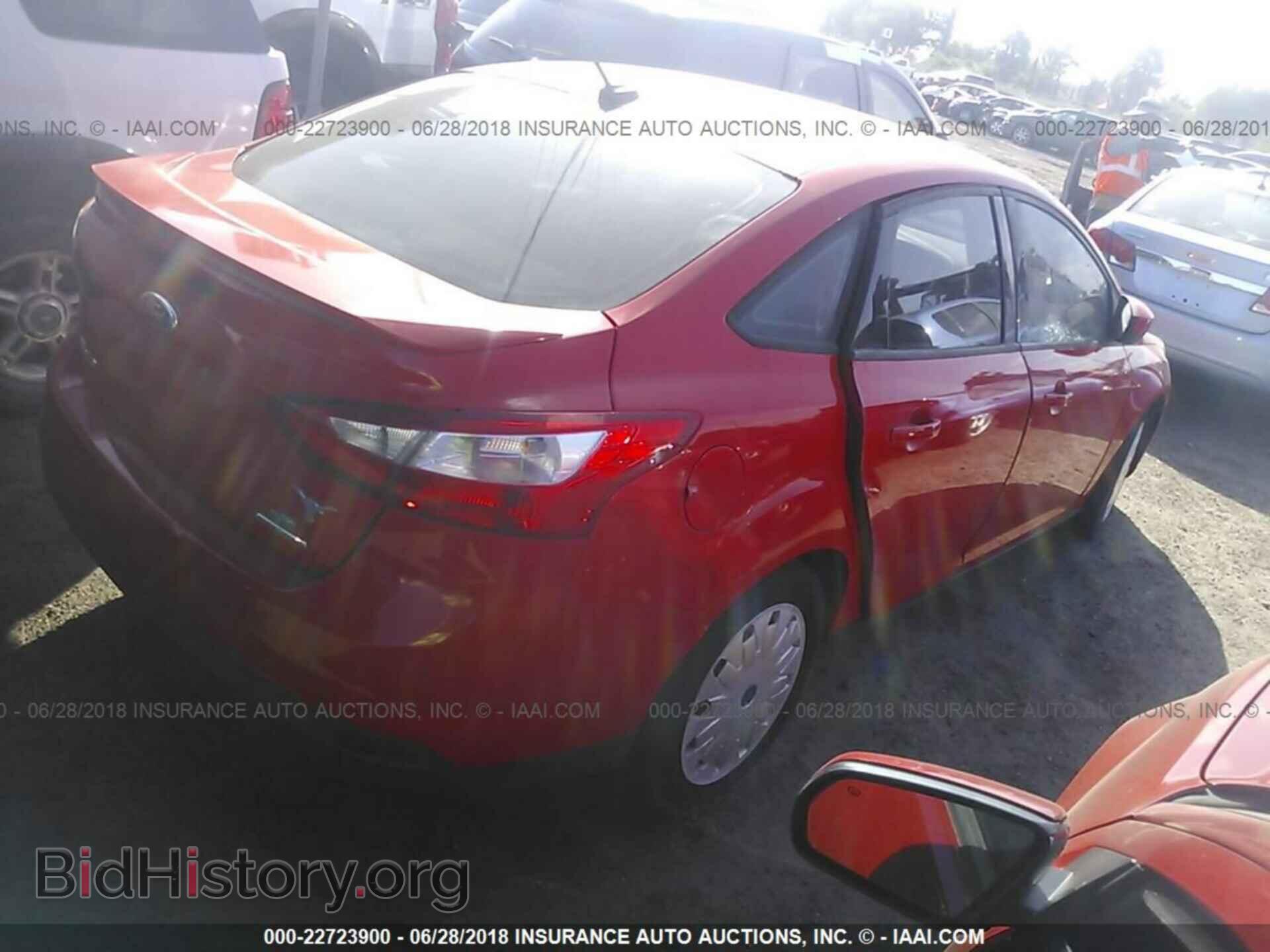 2012 Ford Focus - VIN: 1FAHP3F24CL450302 - Photo 4