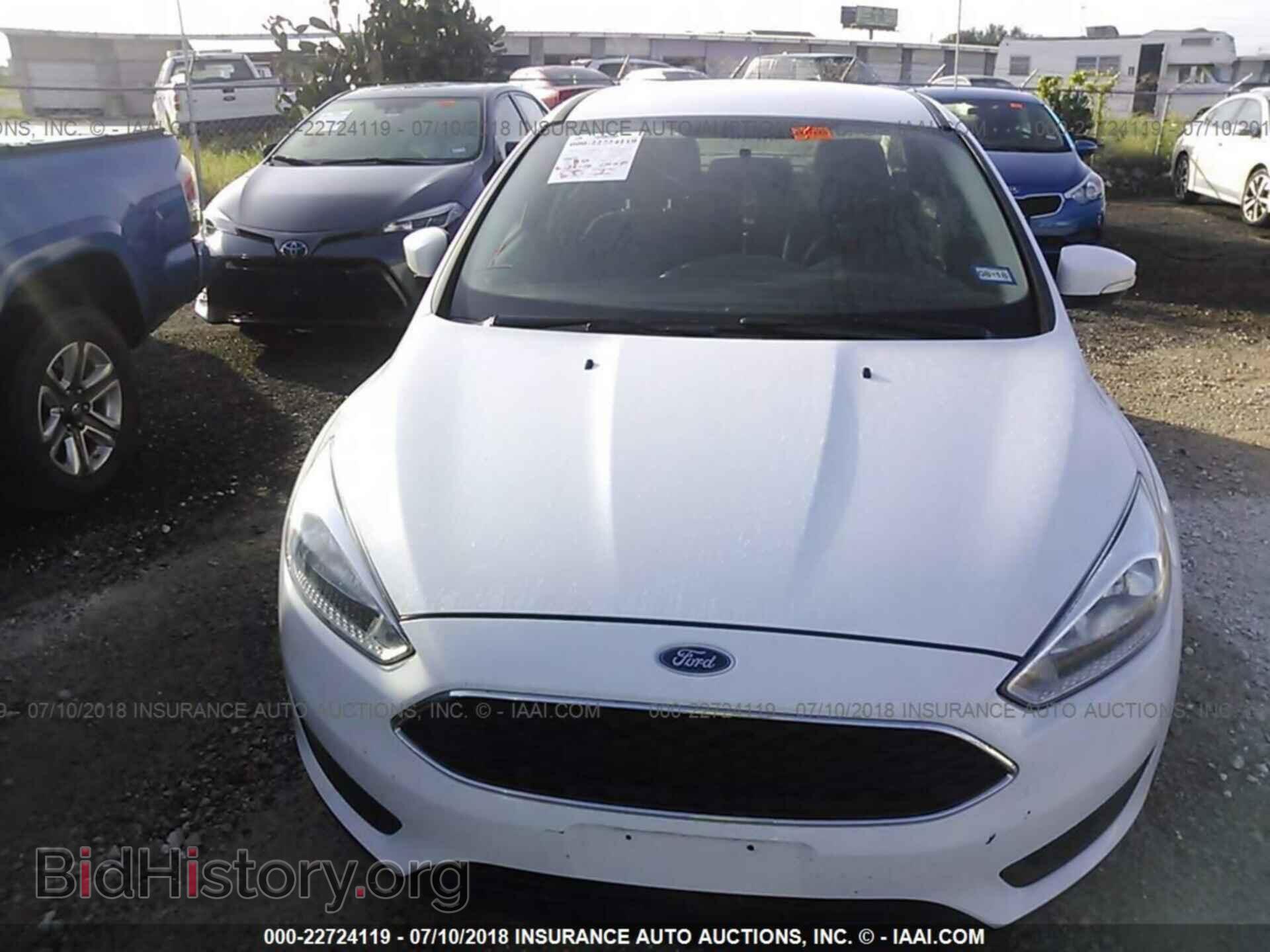 2016 Ford Focus - VIN: 1FADP3F26GL360928 - Photo 6
