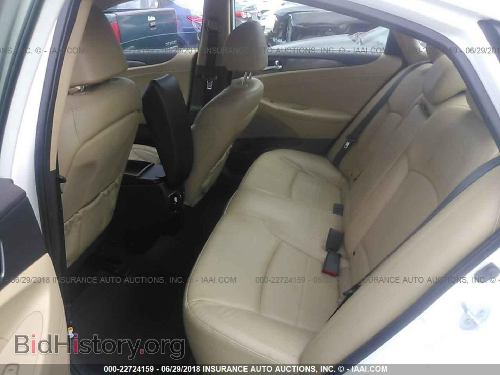 2012 Hyundai Sonata - VIN: KMHEC4A47CA046067 - Photo 8