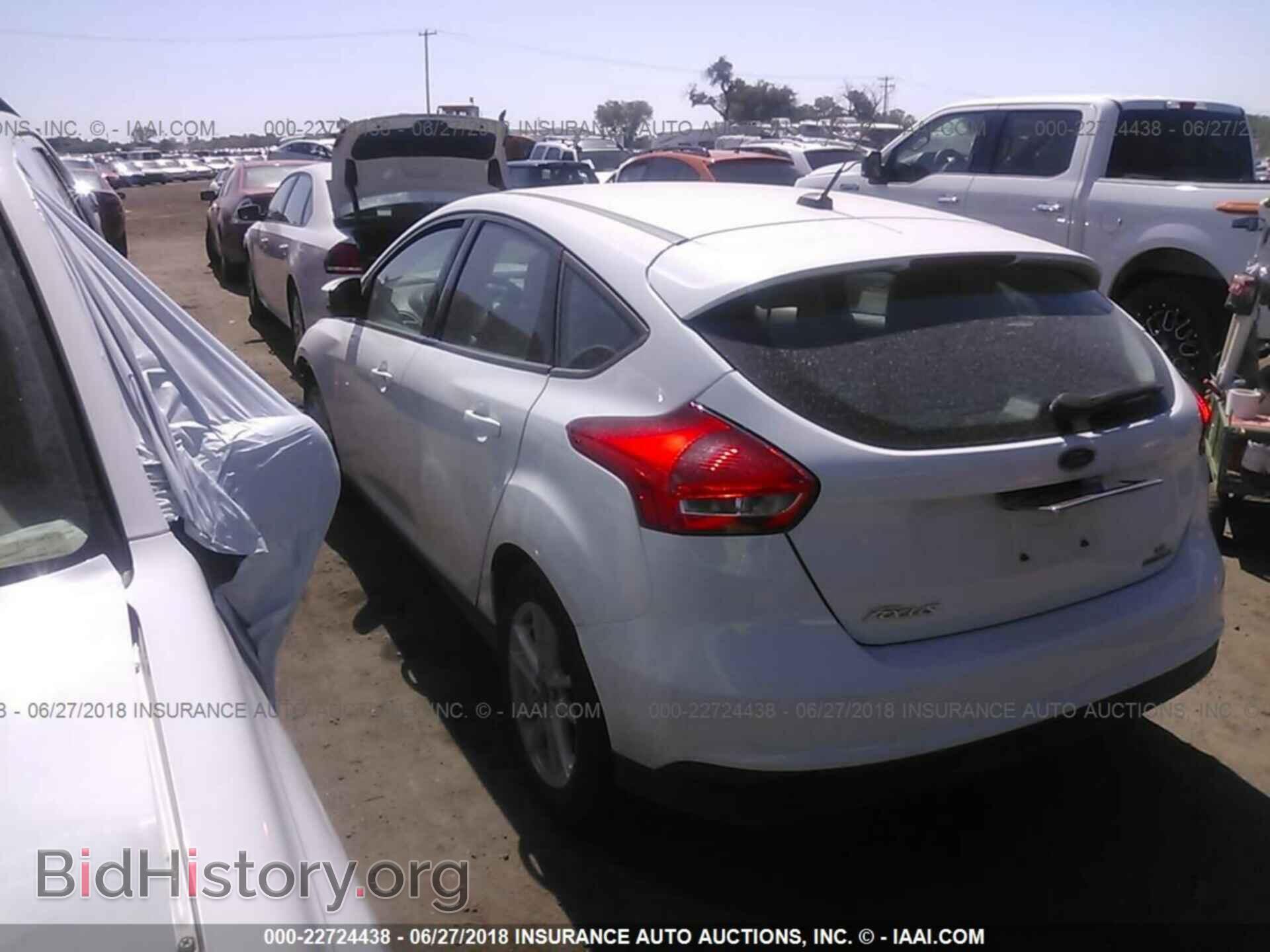 2016 Ford Focus - VIN: 1FADP3K22GL256121 - Фото 3