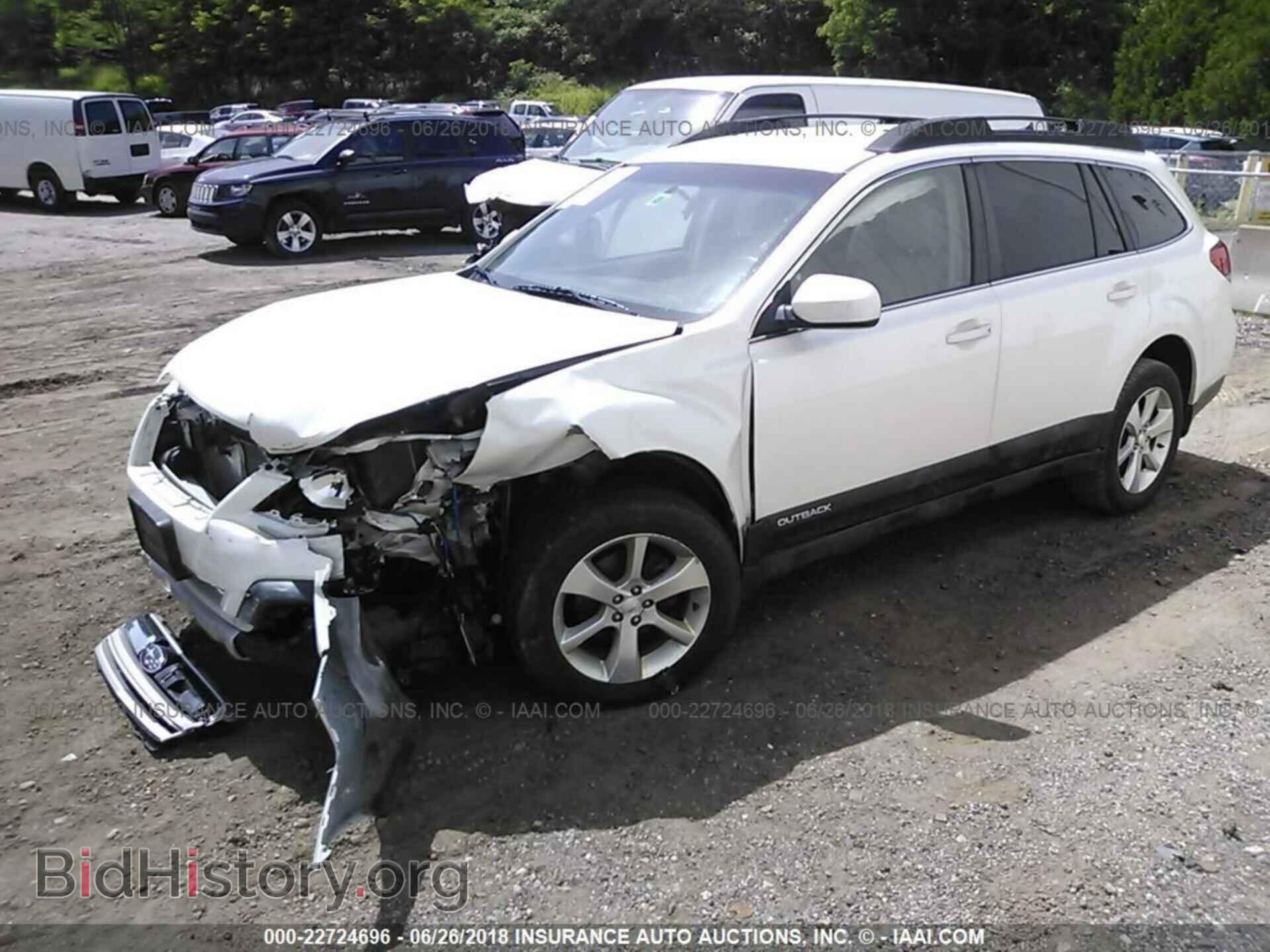 2014 Subaru Outback - VIN: 4S4BRBKC7E3221906 - Фото 2