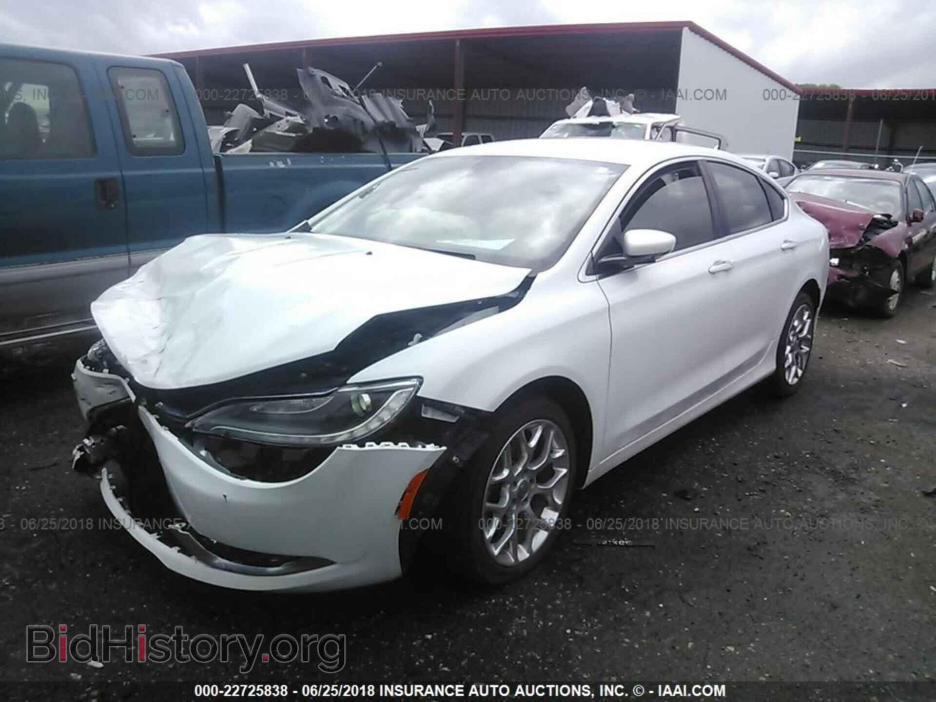 2015 Chrysler 200 - VIN: 1C3CCCEG8FN585731 - Photo 2