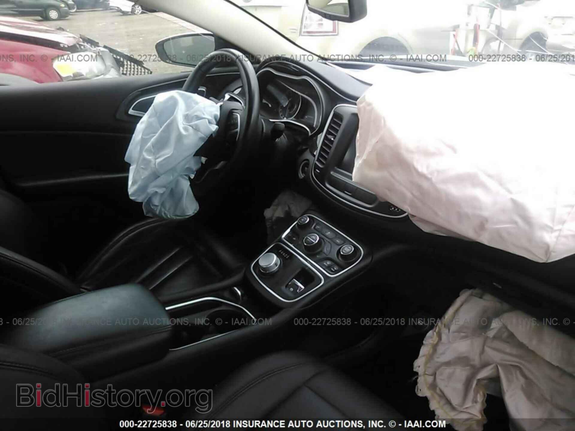 2015 Chrysler 200 - VIN: 1C3CCCEG8FN585731 - Photo 5