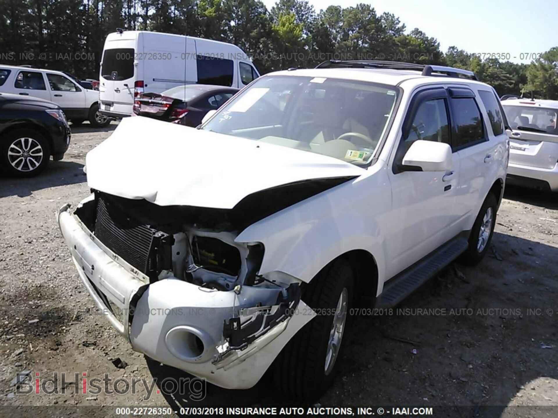 2011 Ford Escape - VIN: 1FMCU0EG1BKA66504 - Фото 2