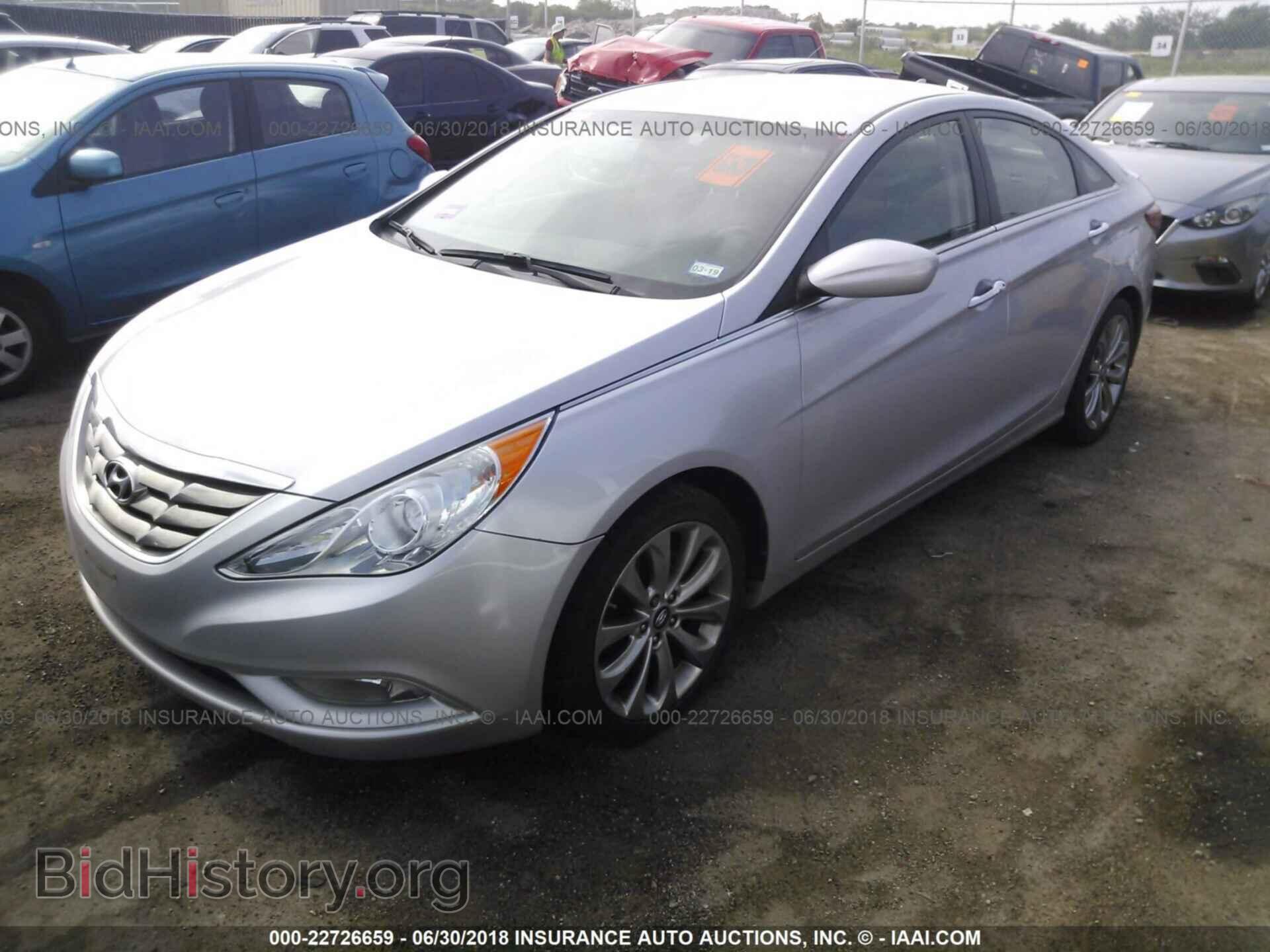 2012 Hyundai Sonata - VIN: 5NPEC4AB4CH396610 - Photo 2
