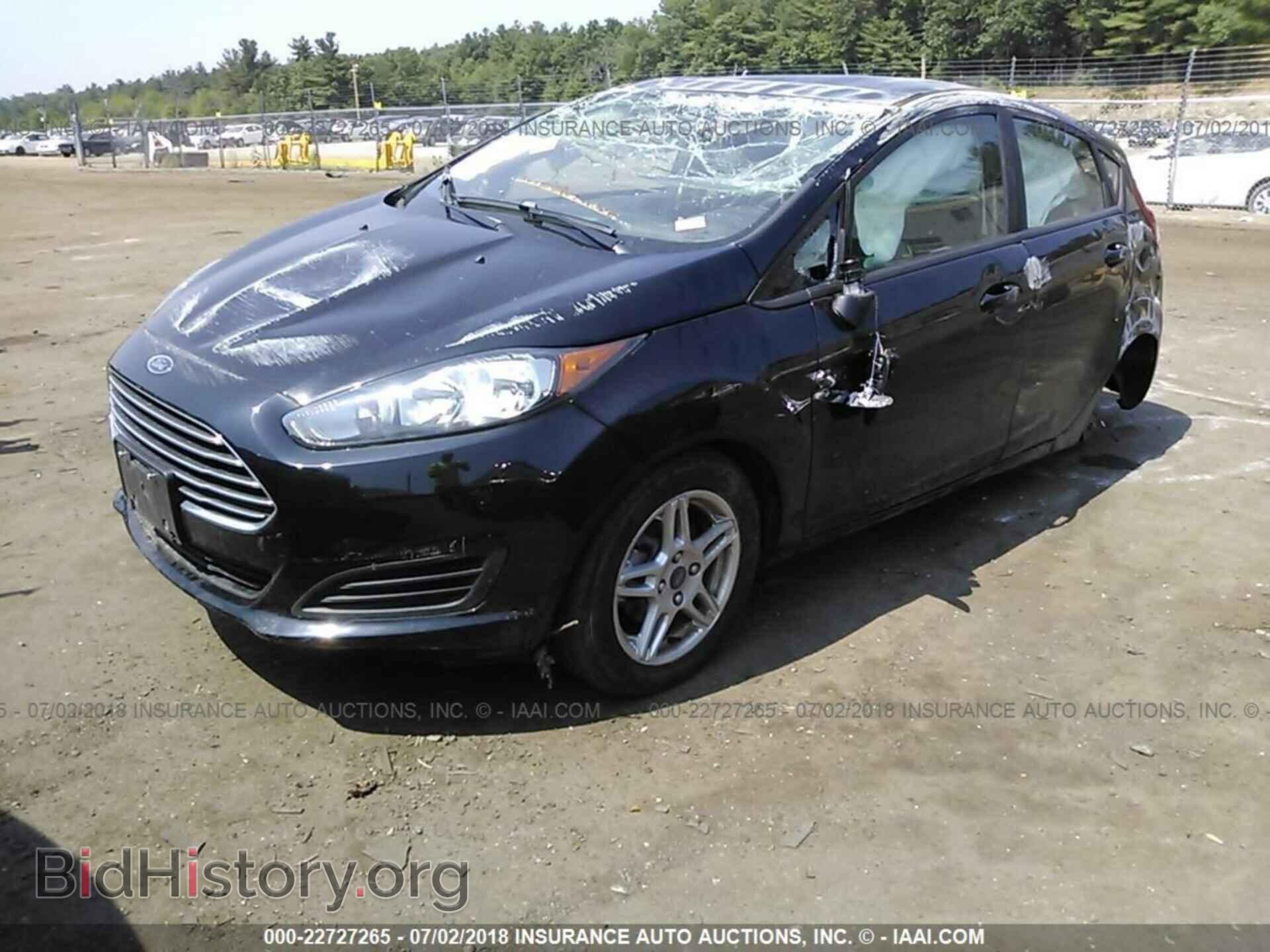 2017 Ford Fiesta - VIN: 3FADP4EJ1HM131197 - Фото 2