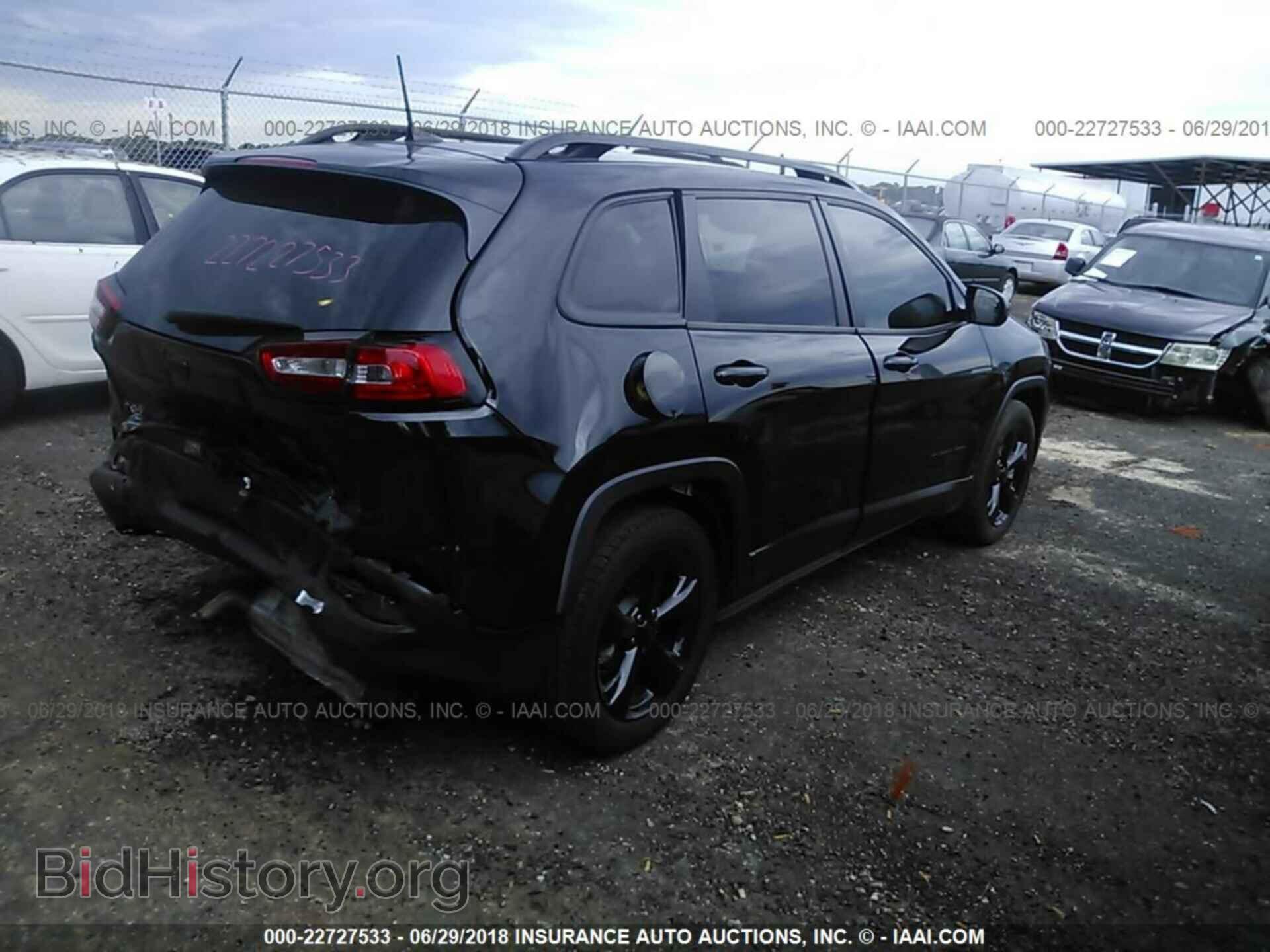 2018 Jeep Cherokee - VIN: 1C4PJLCB1JD563319 - Фото 4